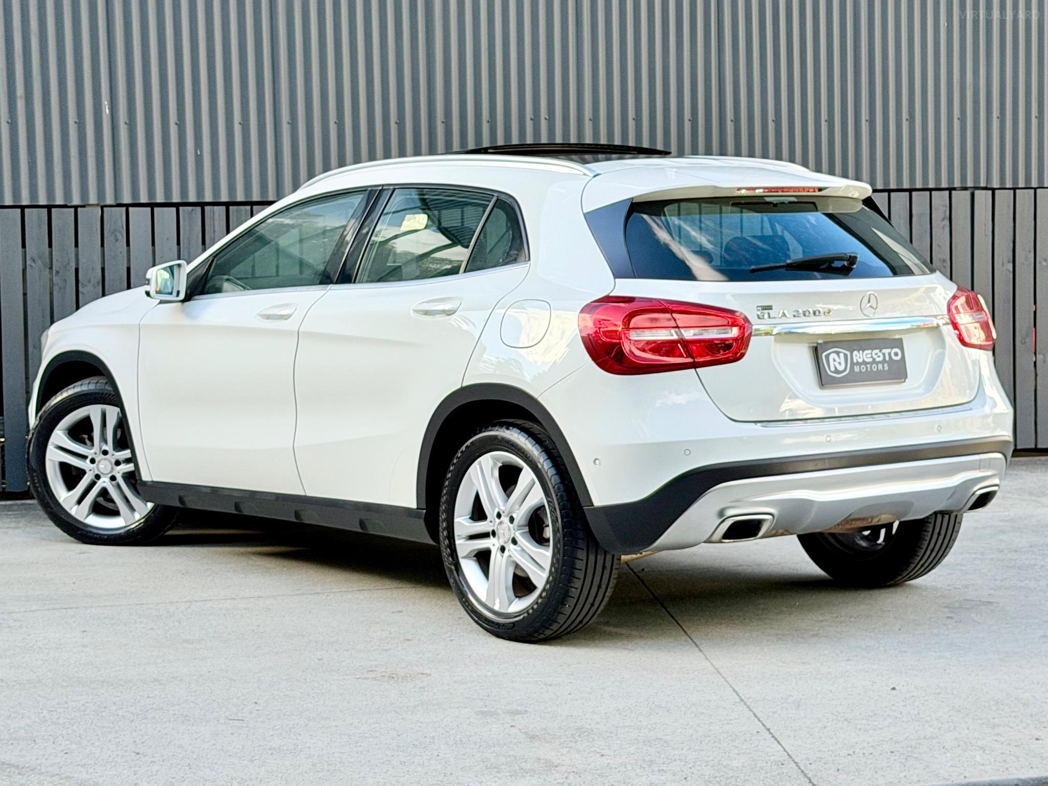 MERCEDES-BENZ GLA