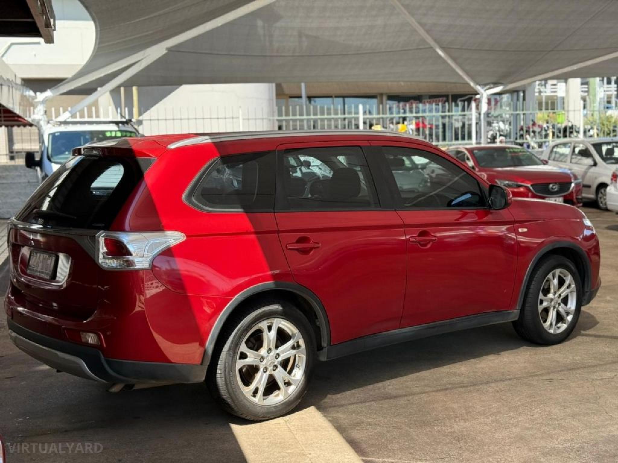 MITSUBISHI OUTLANDER