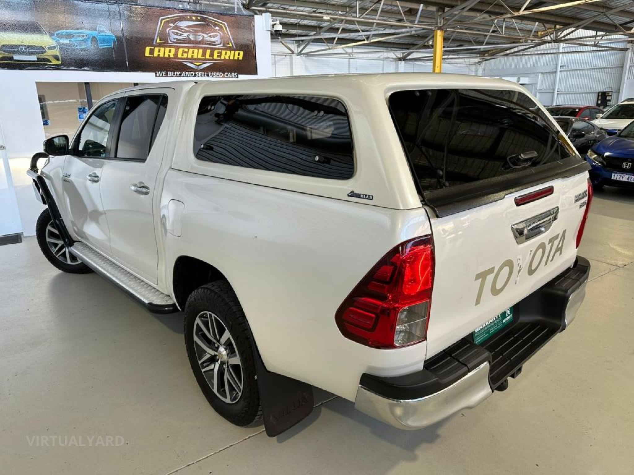 TOYOTA HILUX