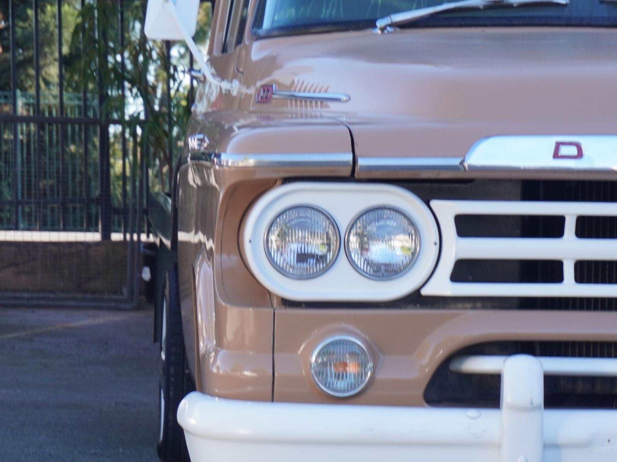 DODGE D100