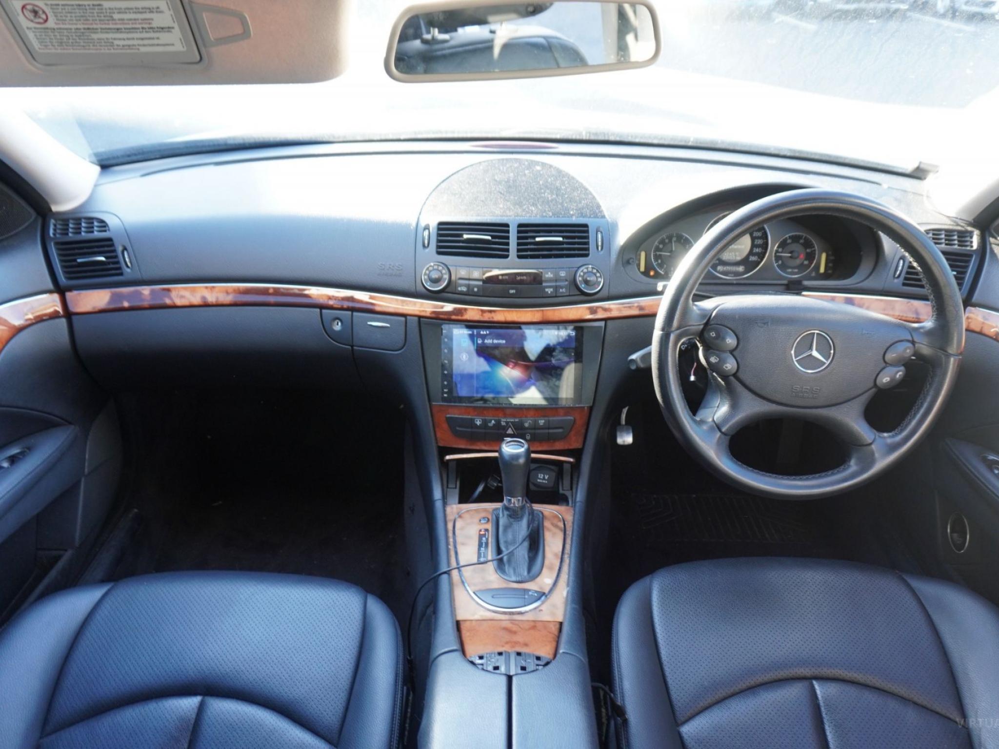 MERCEDES-BENZ E280