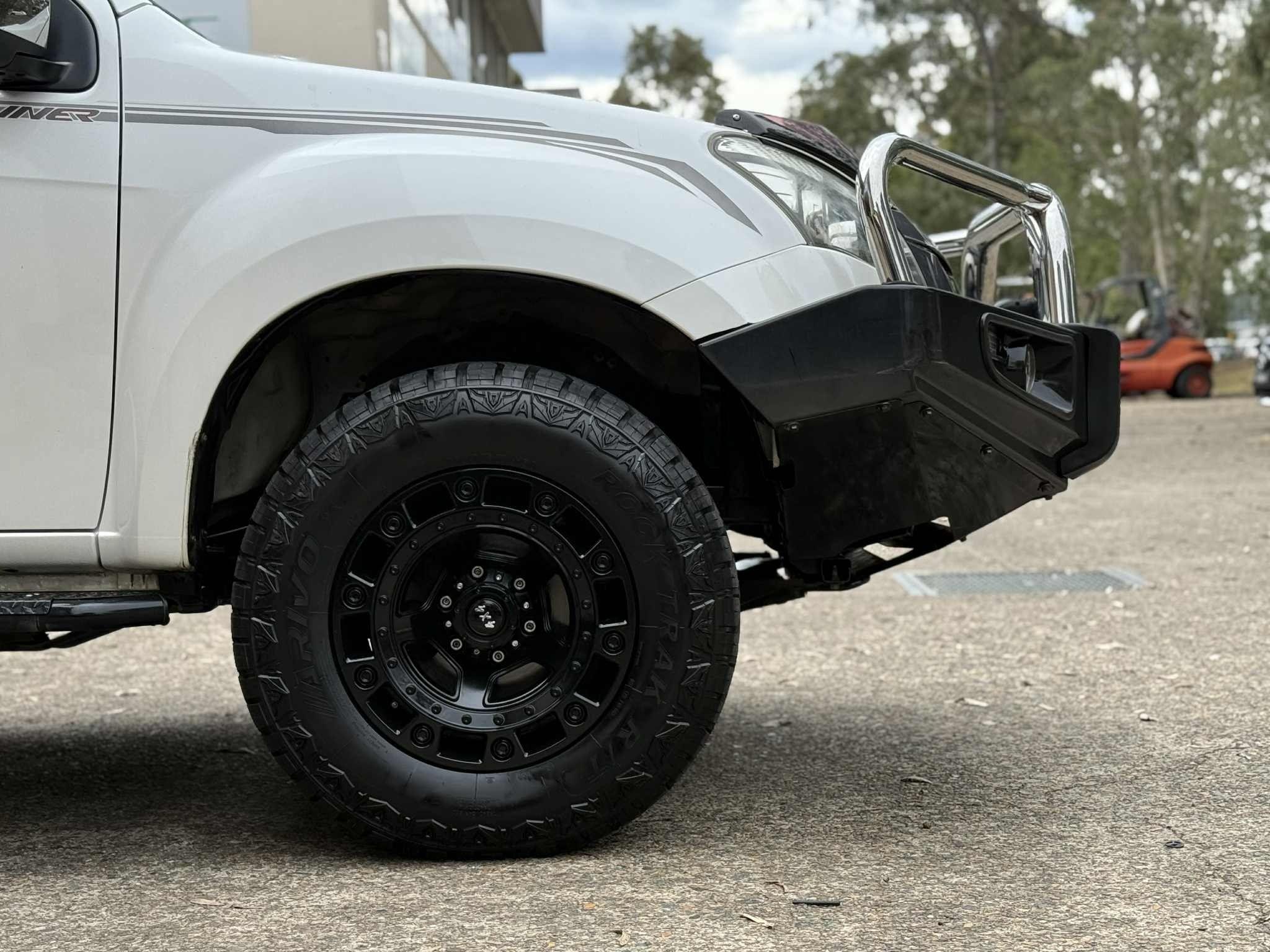ISUZU D-MAX