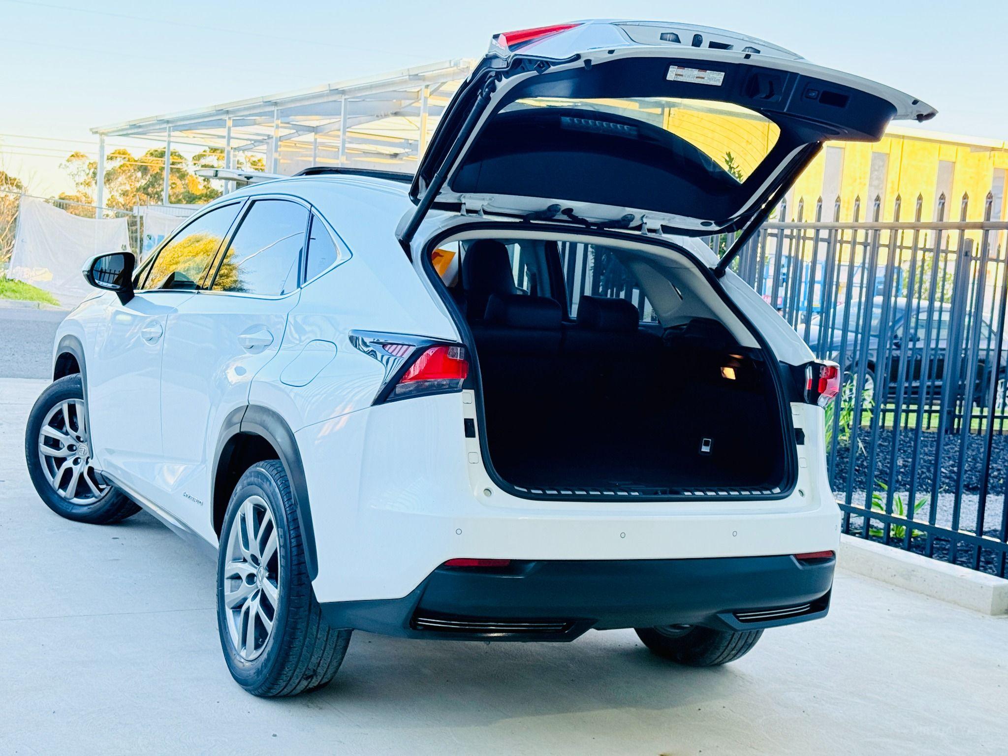 Lexus NX300h