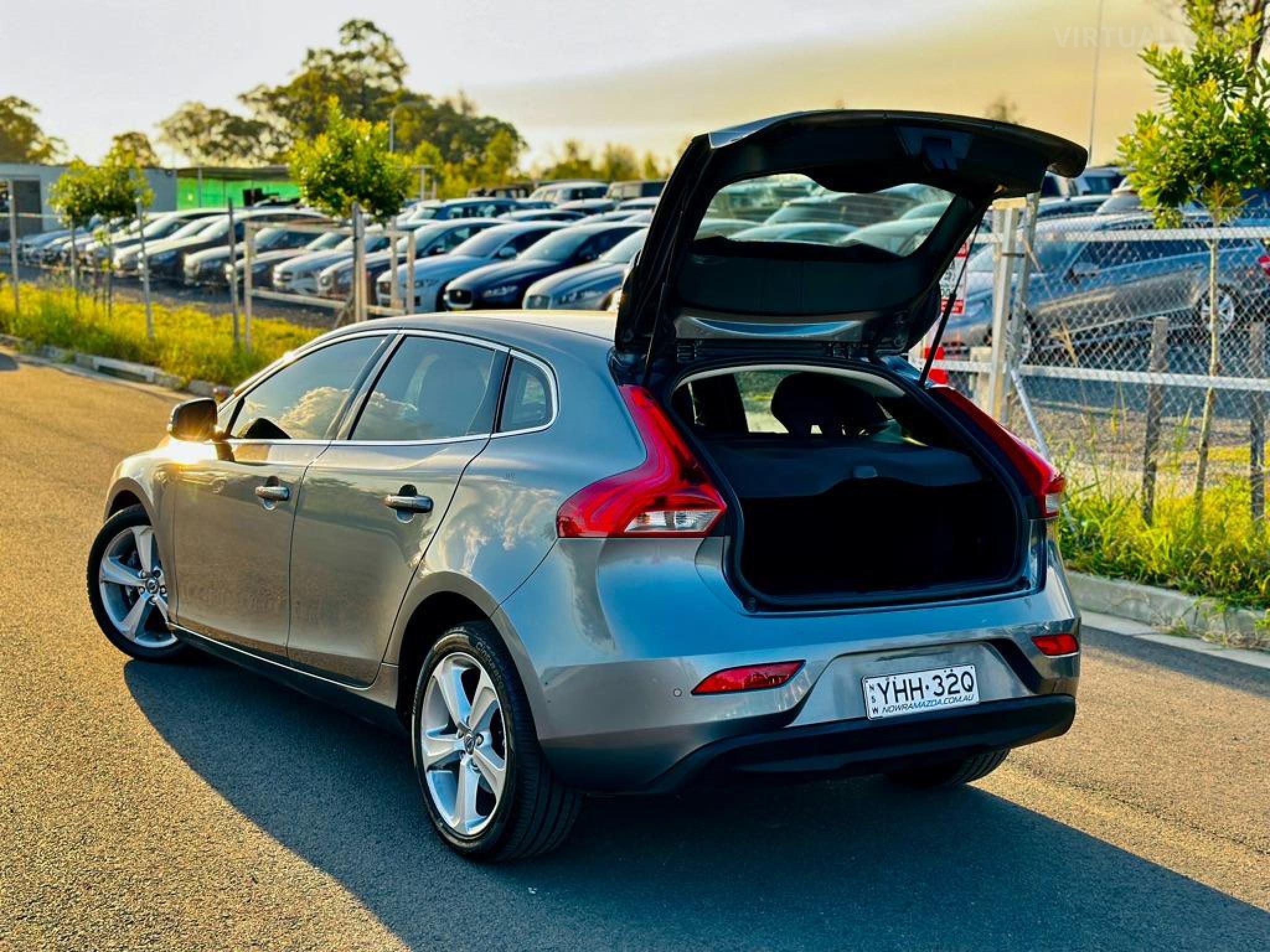 VOLVO V40 D2 KINETIC HATCHBACK 5DR PWRSHIFT 6SP 1.6DT MY15