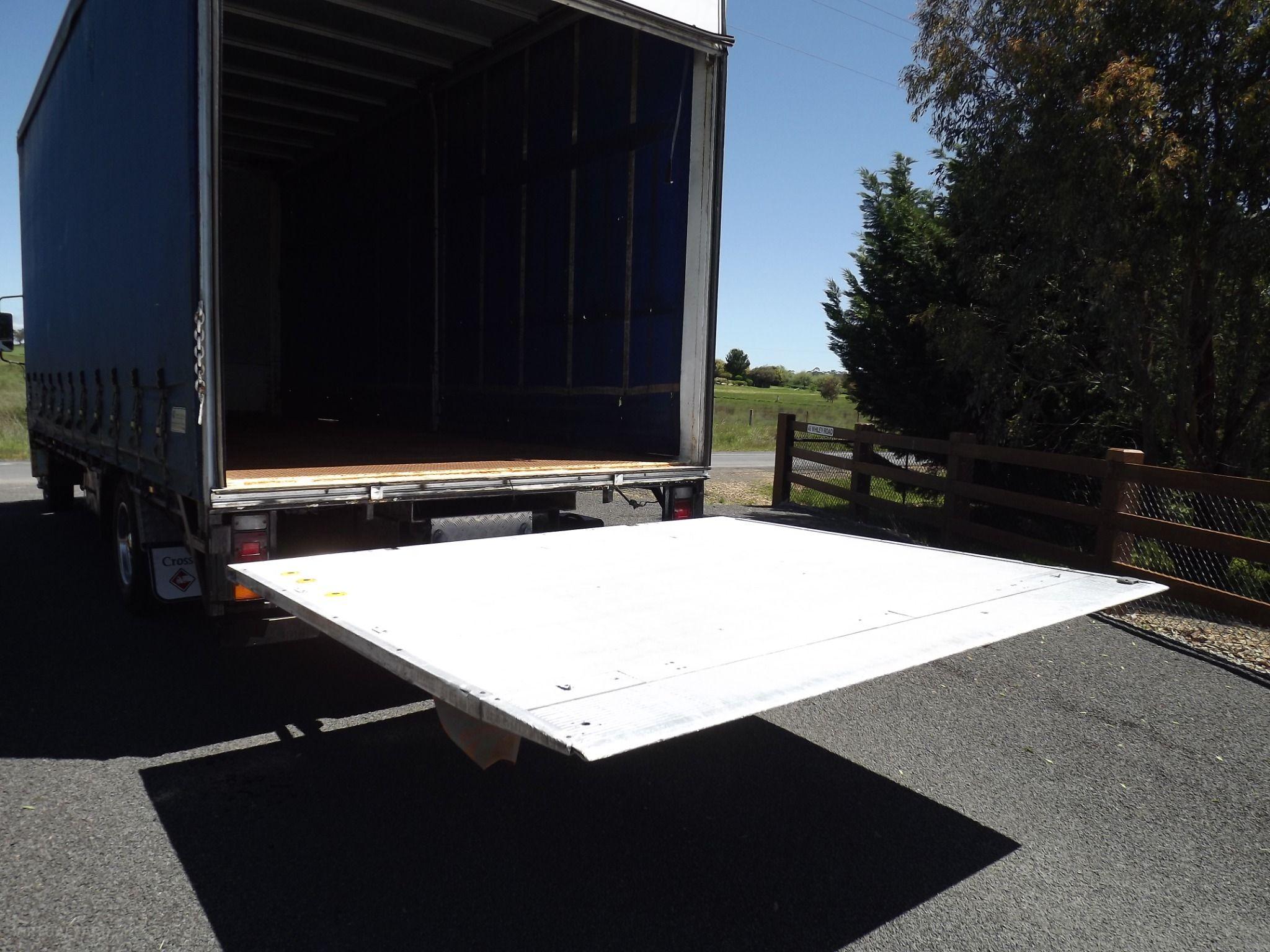 MITSUBISHI FUSO FIGHTER 1227