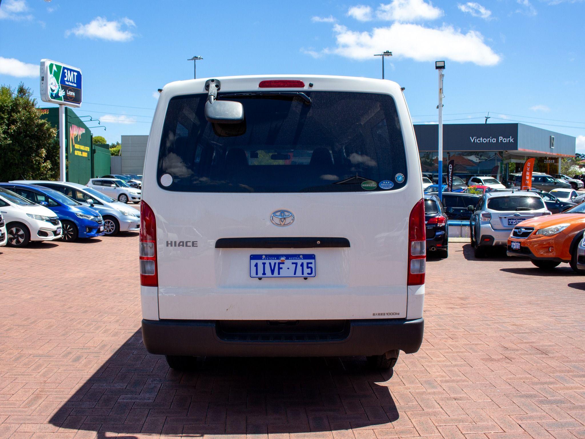 TOYOTA HIACE