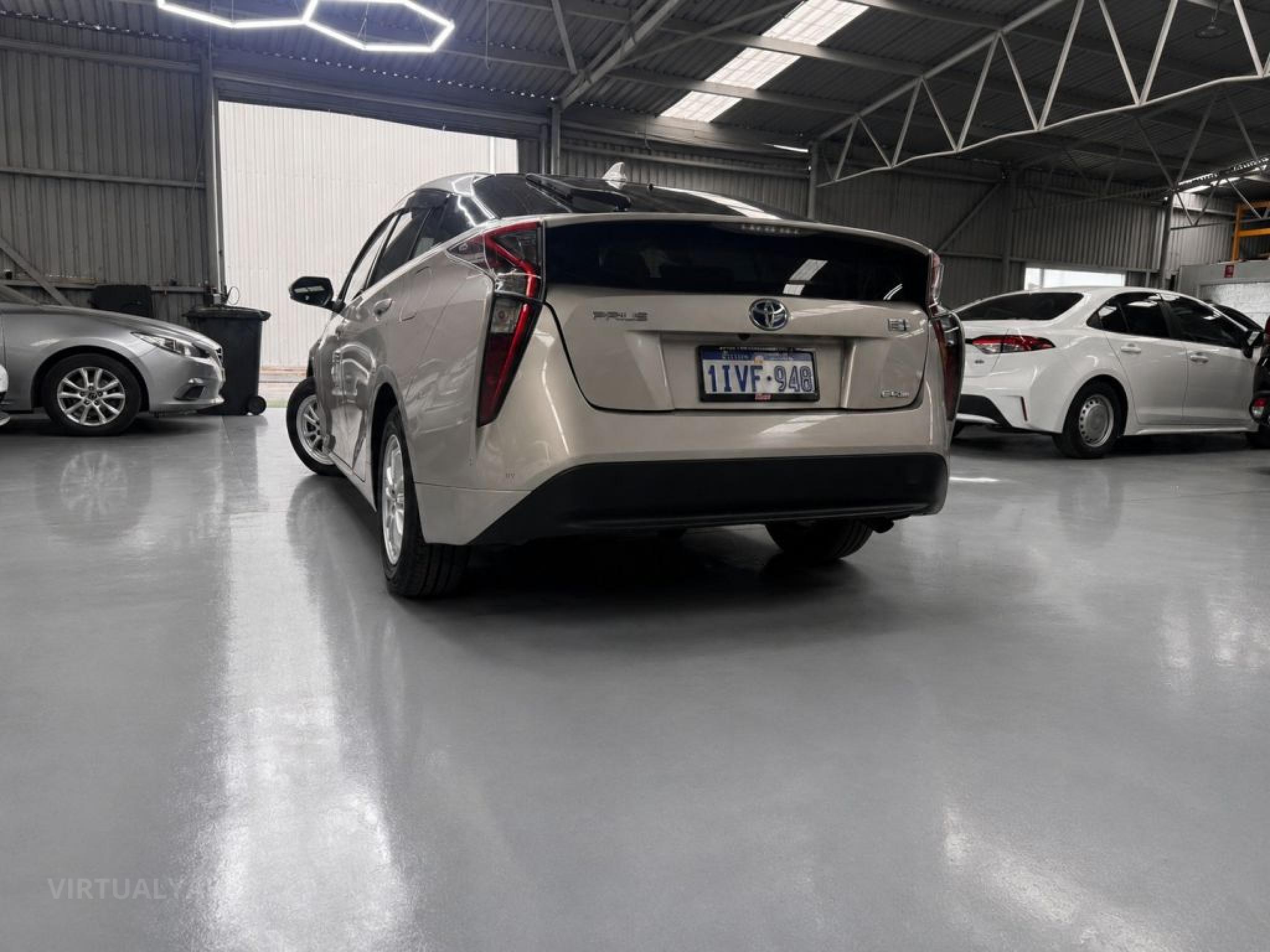 TOYOTA PRIUS