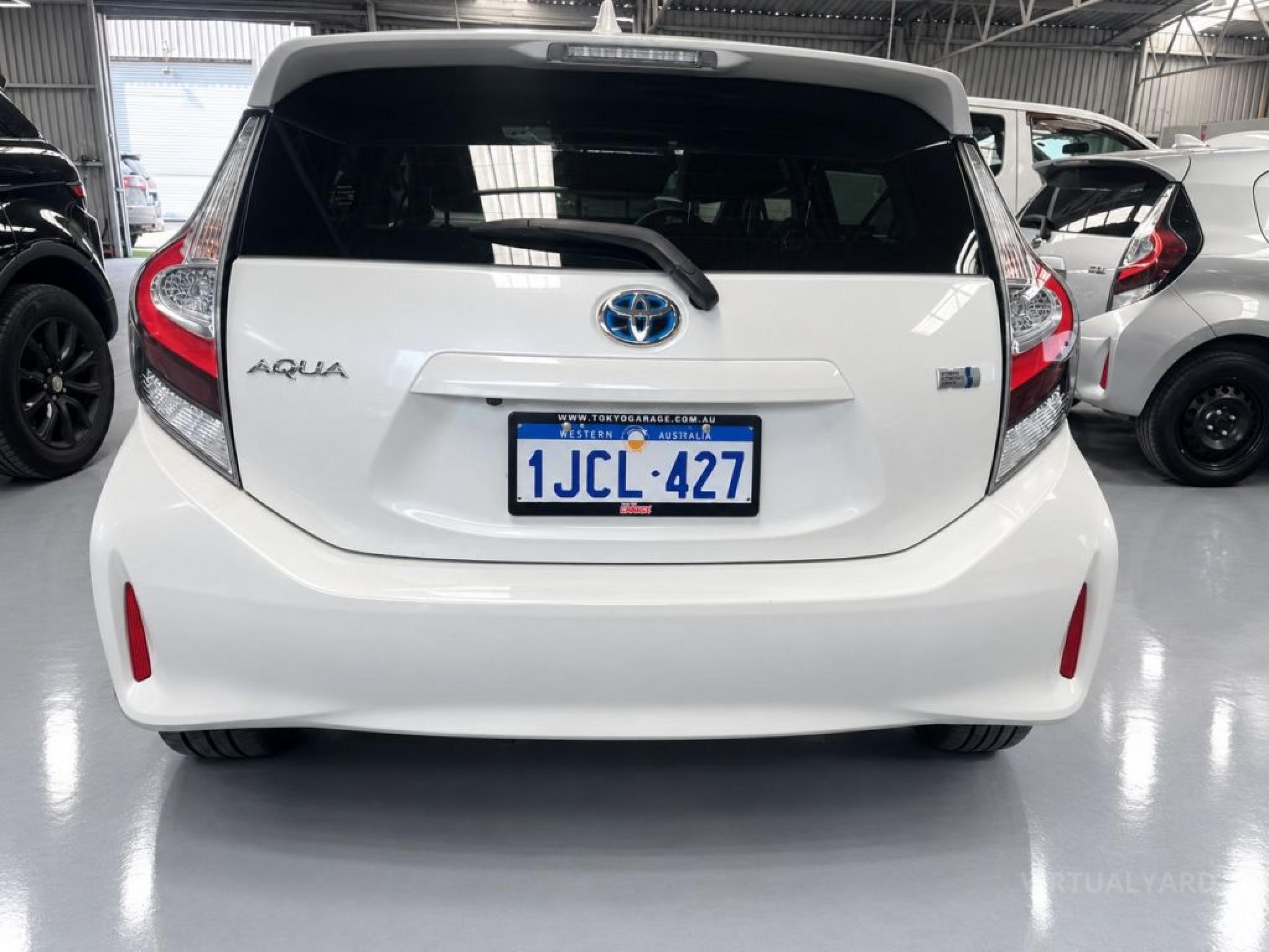 TOYOTA AQUA ( PRIUS C ) 