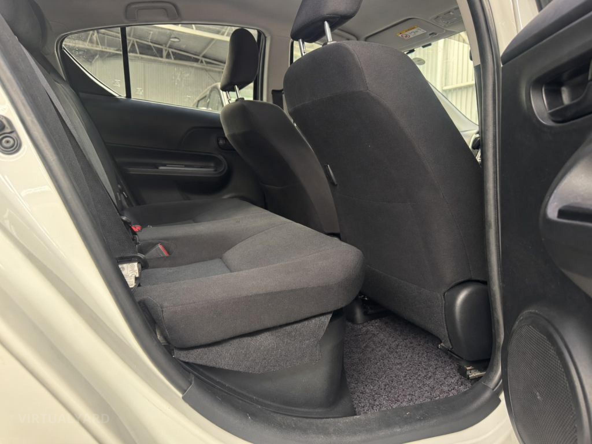 TOYOTA AQUA ( PRIUS C ) 