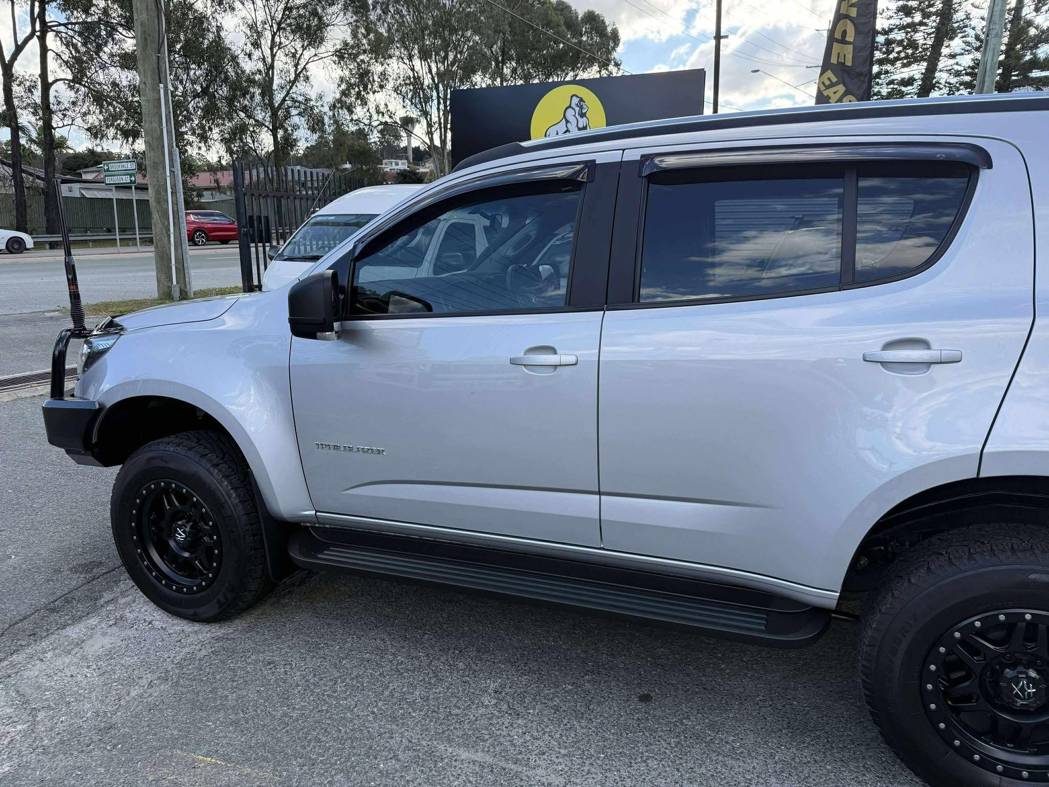 HOLDEN TRAILBLAZER