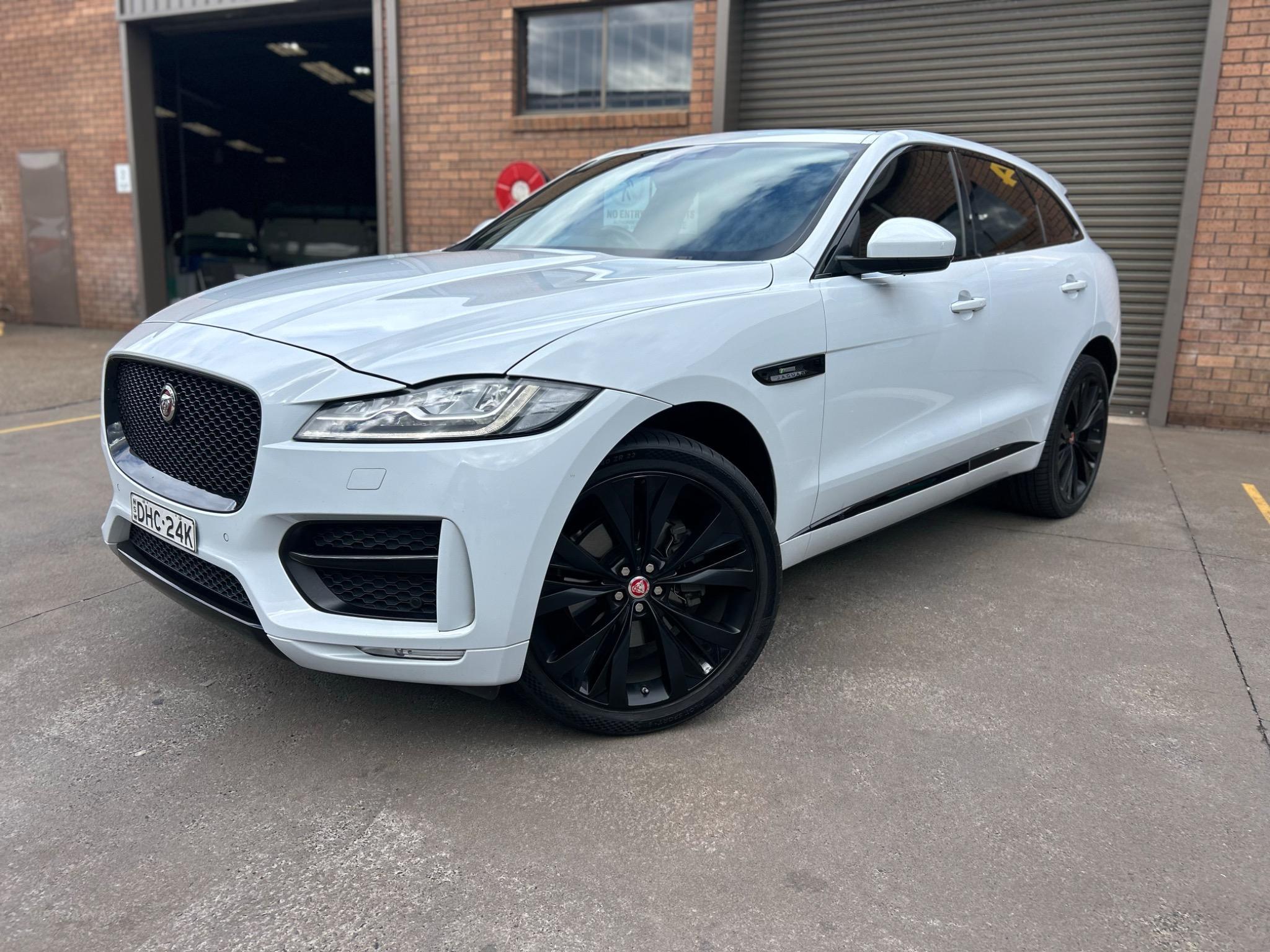 JAGUAR F-PACE