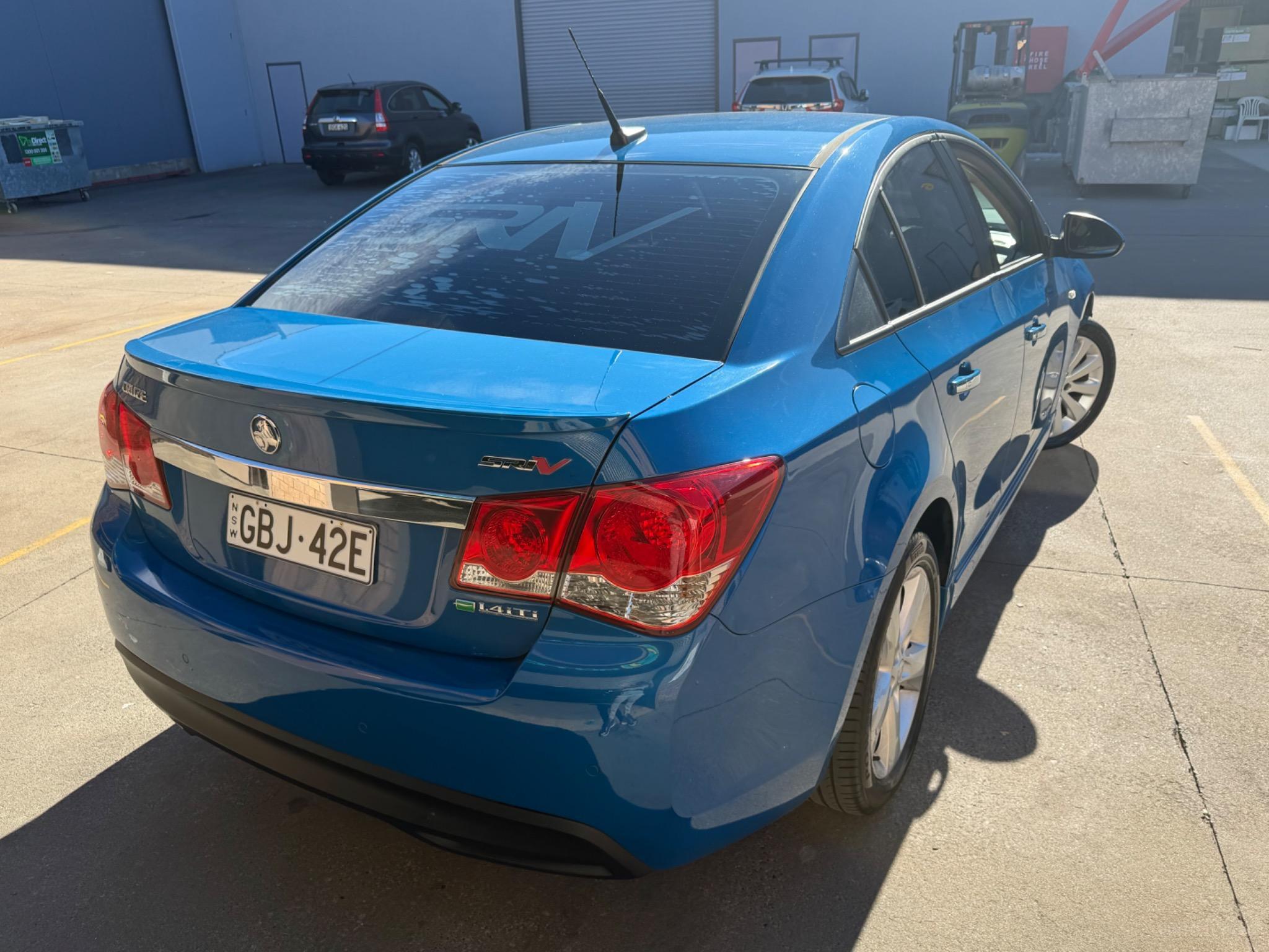 HOLDEN CRUZE