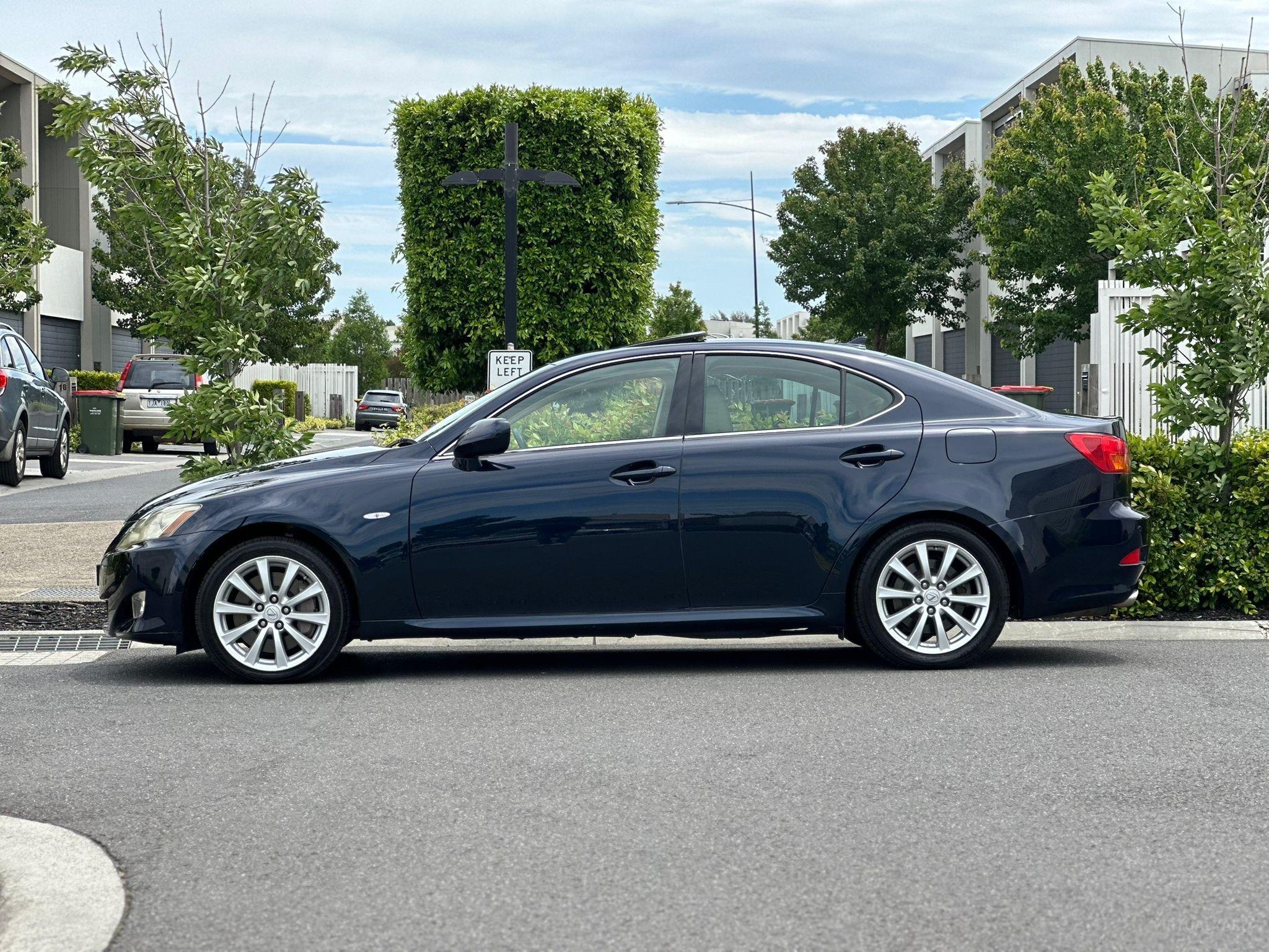 LEXUS IS350