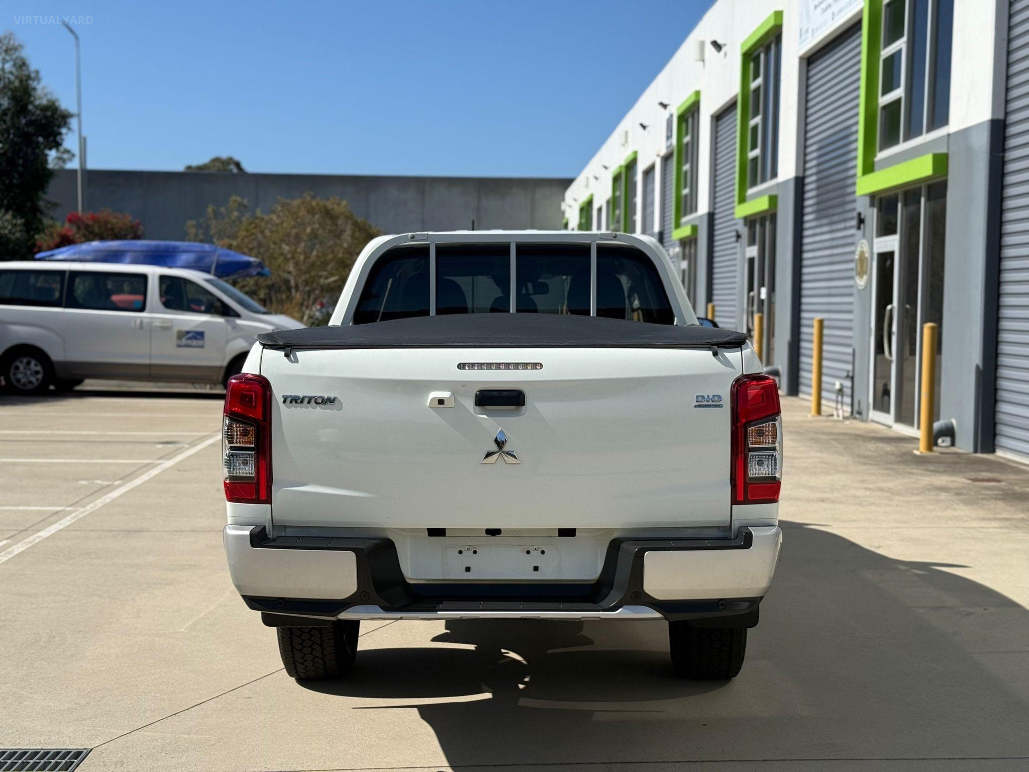 MITSUBISHI TRITON
