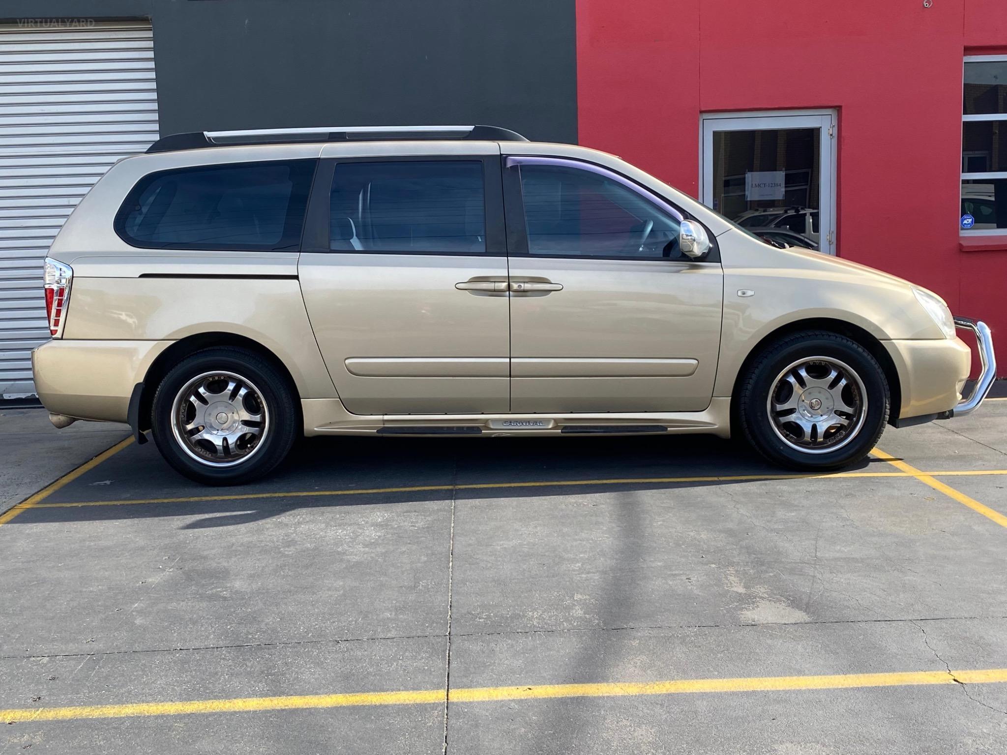 KIA GRAND CARNIVAL