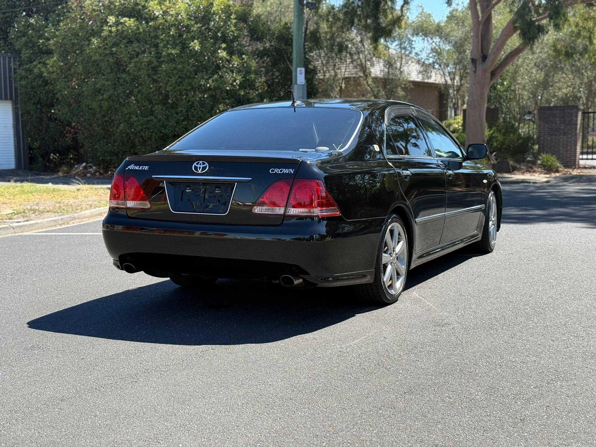 TOYOTA CROWN ATHLETE