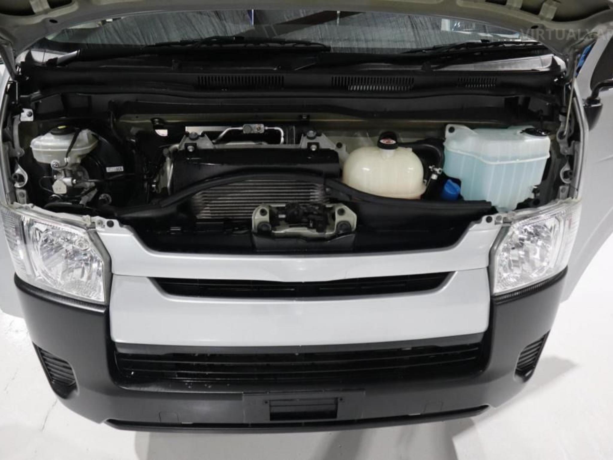 TOYOTA HIACE