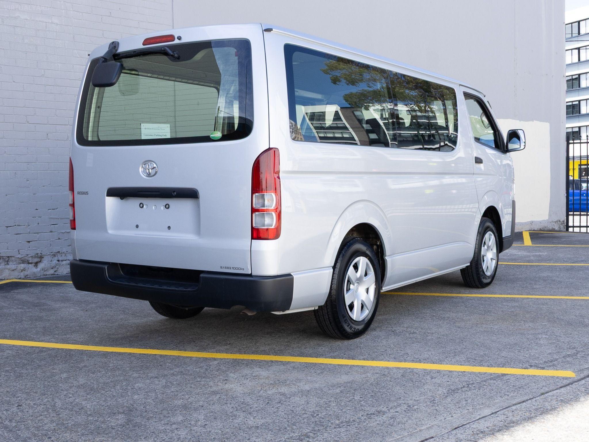 TOYOTA HIACE
