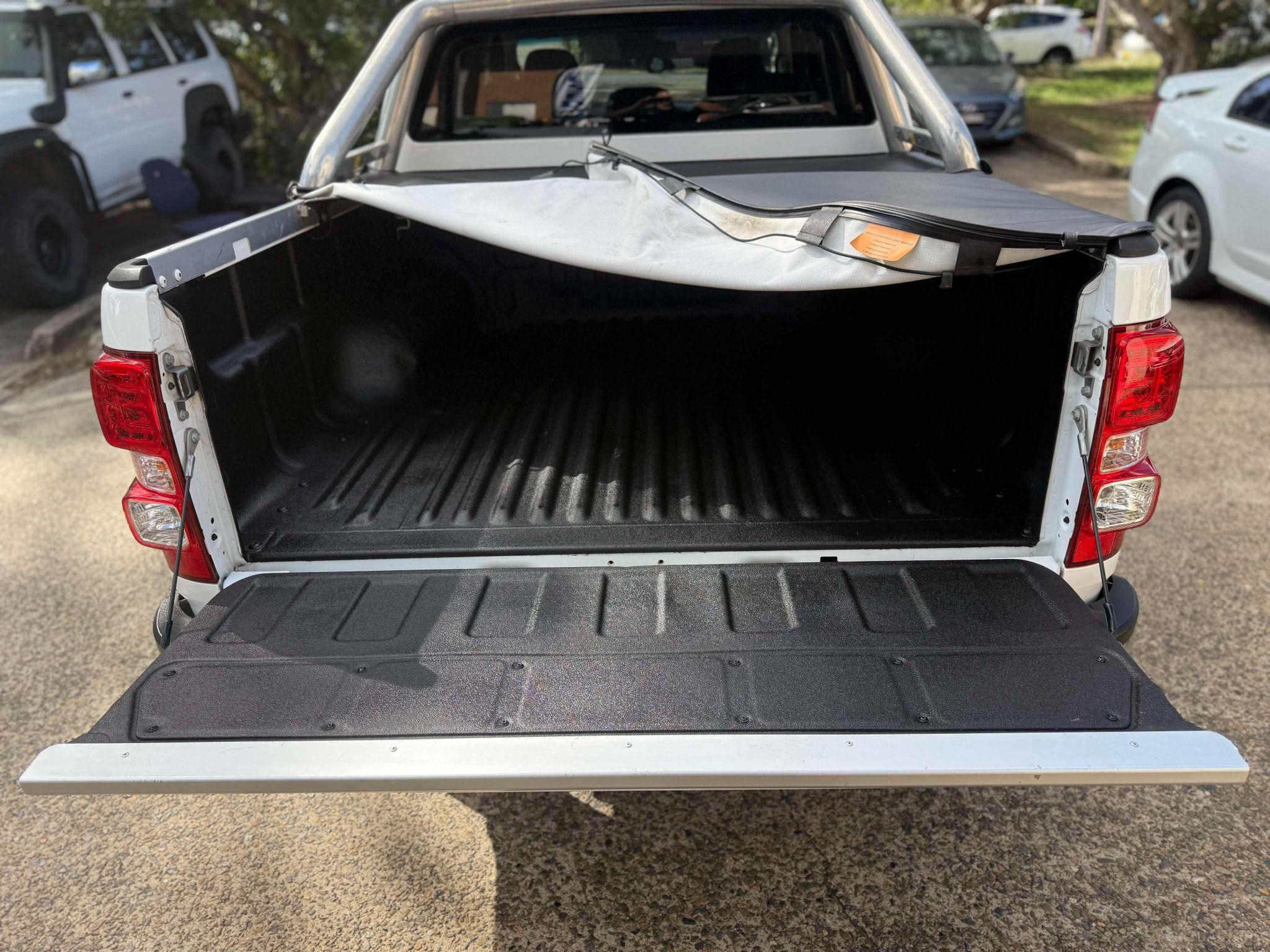 HOLDEN COLORADO
