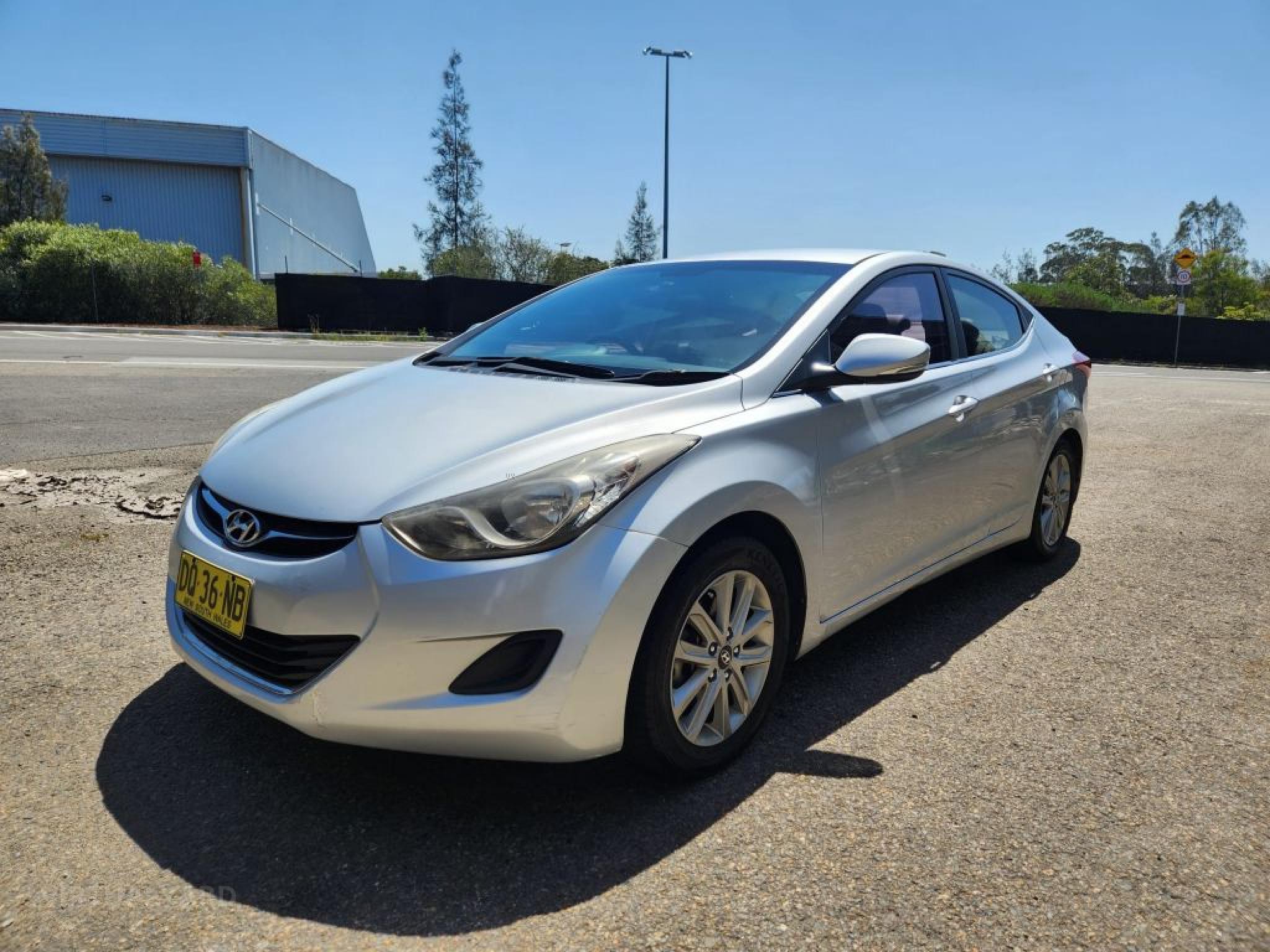 HYUNDAI ELANTRA