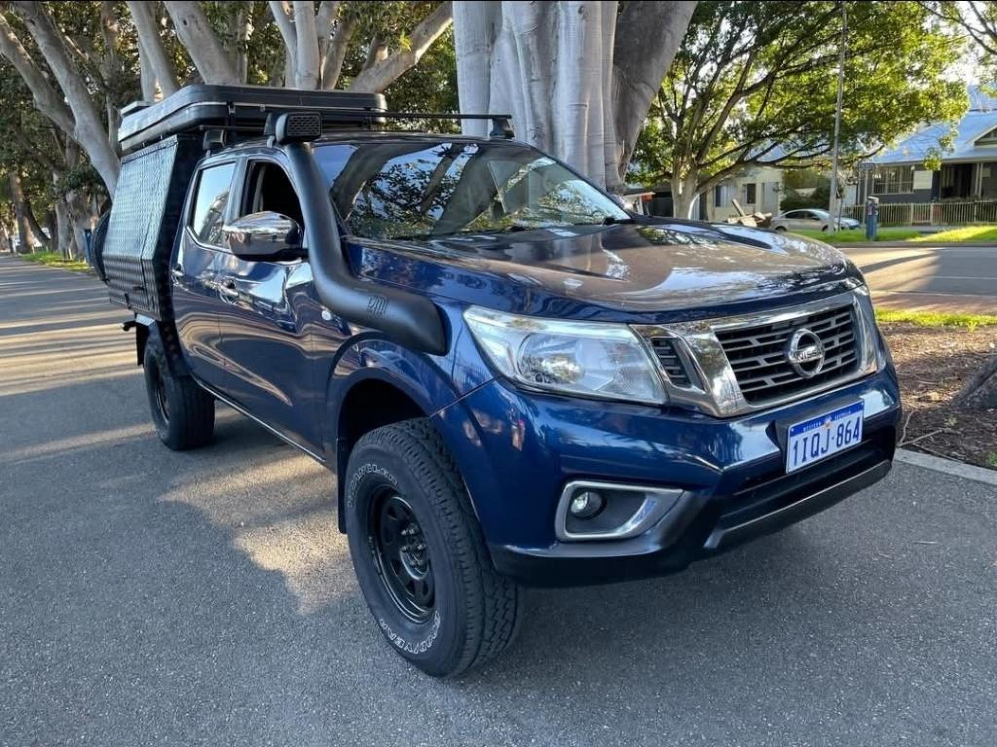 NISSAN NAVARA