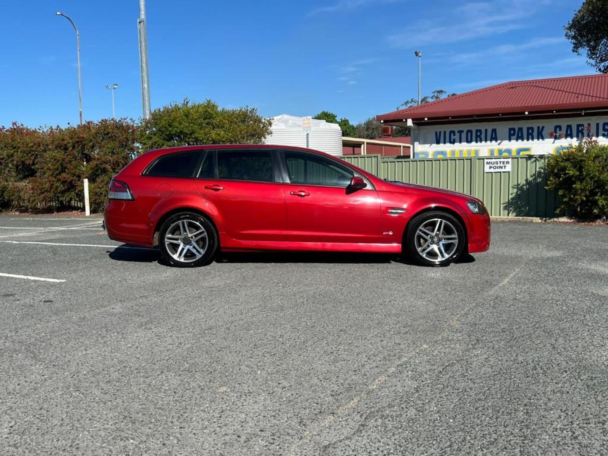 HOLDEN COMMODORE