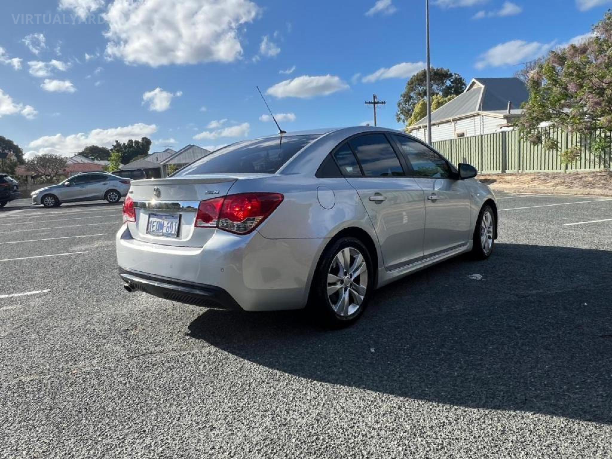 HOLDEN CRUZE