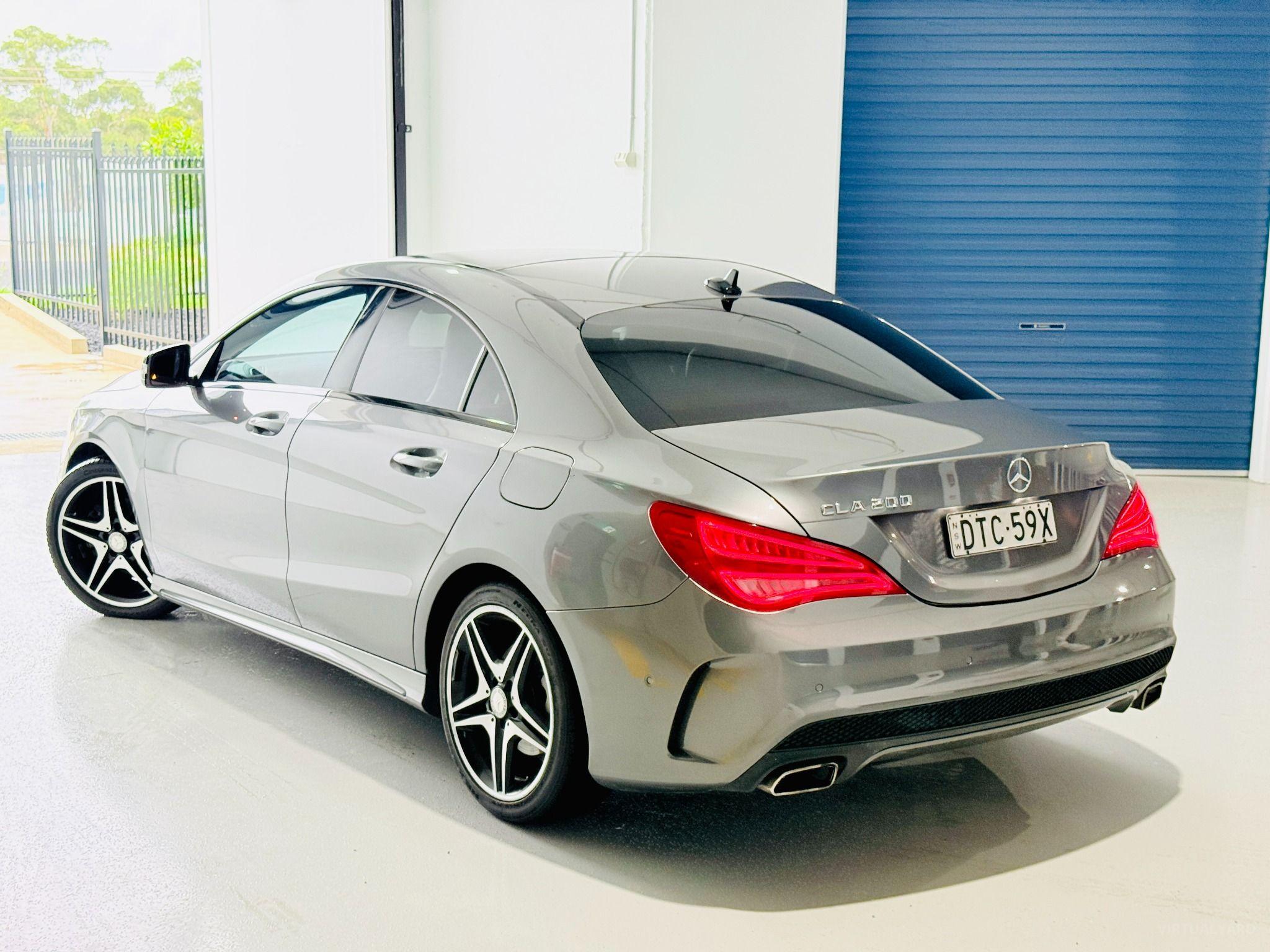 MERCEDES-BENZ CLA200
