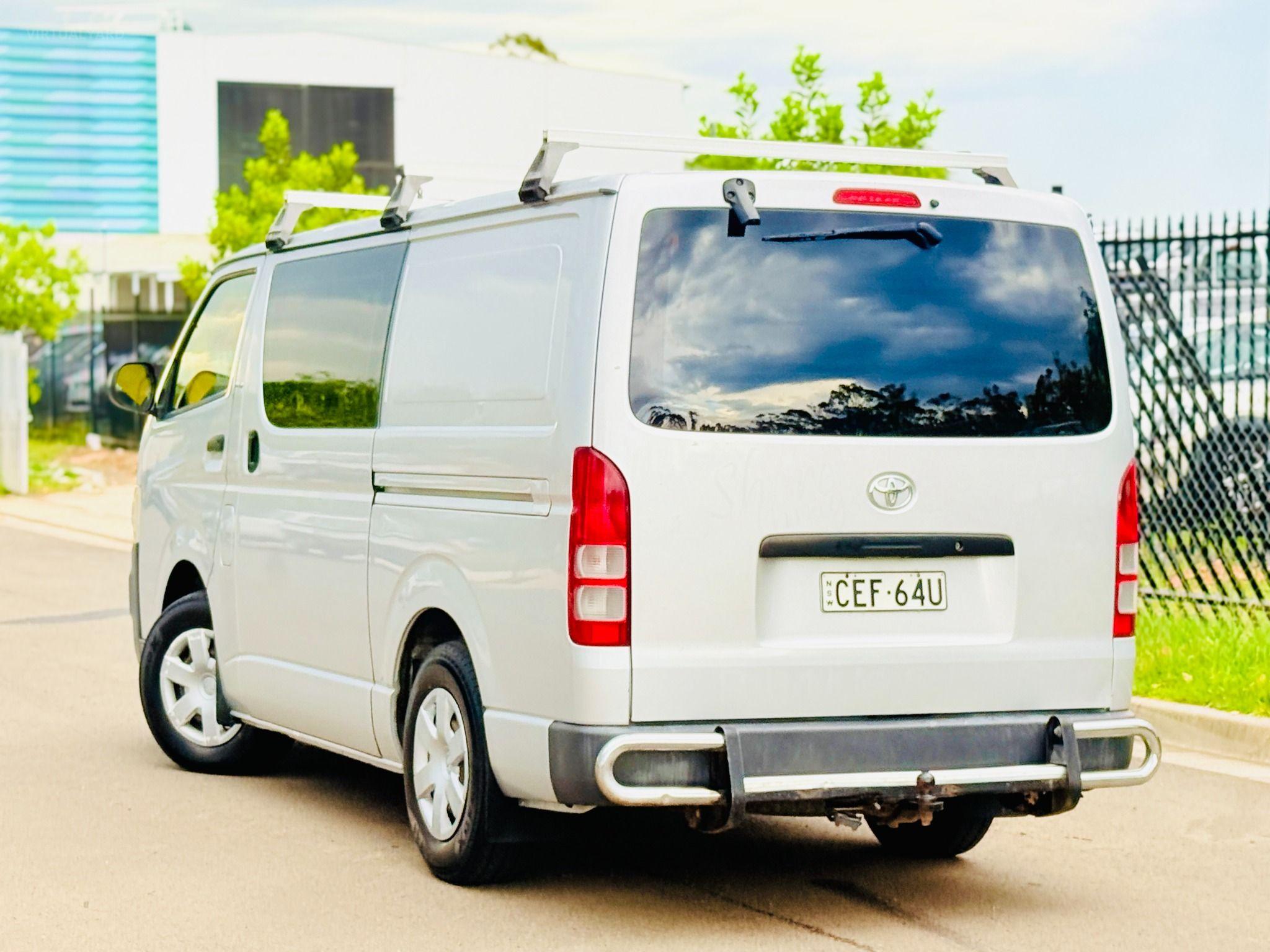 TOYOTA HIACE