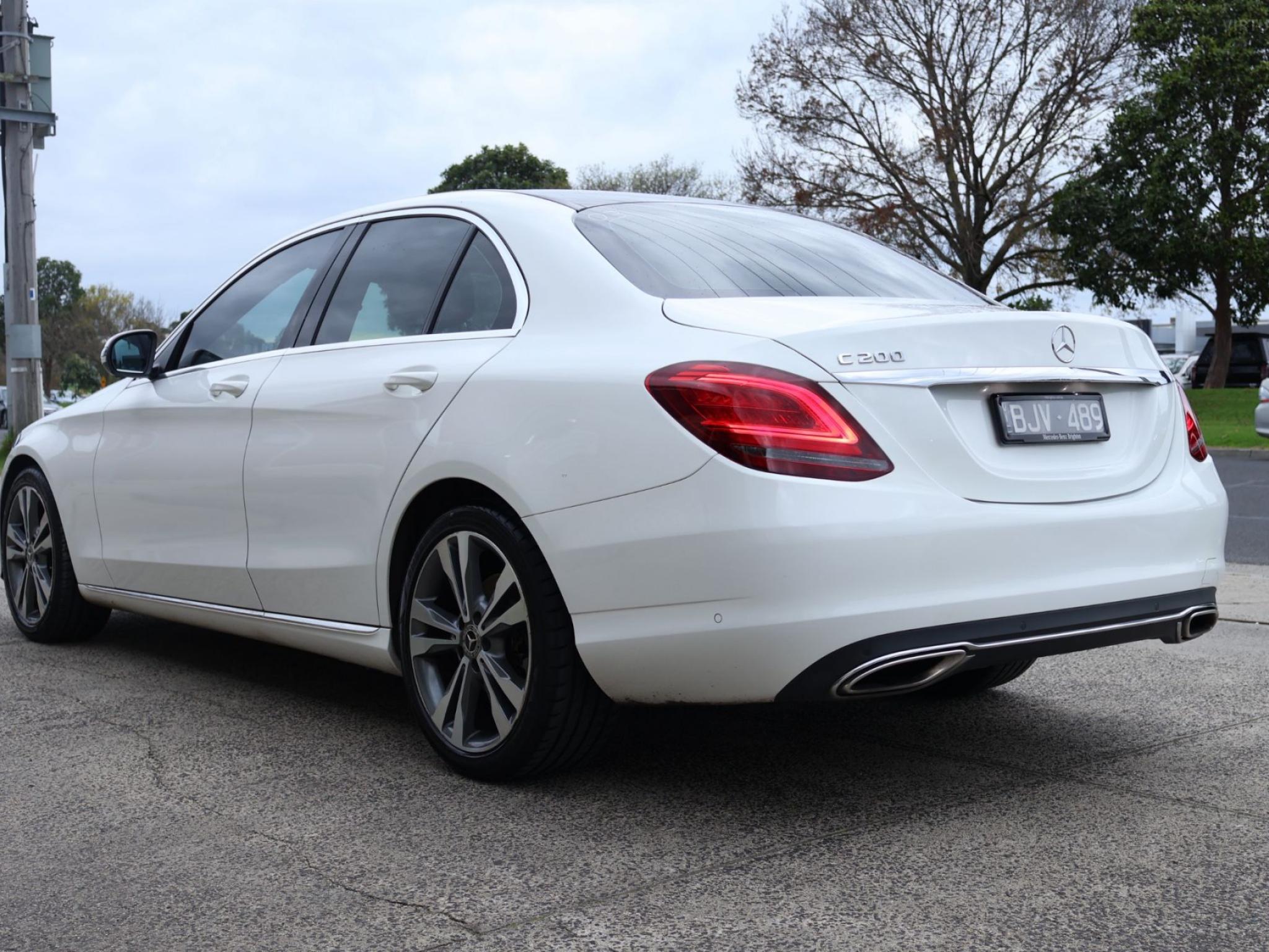 MERCEDES-BENZ C200