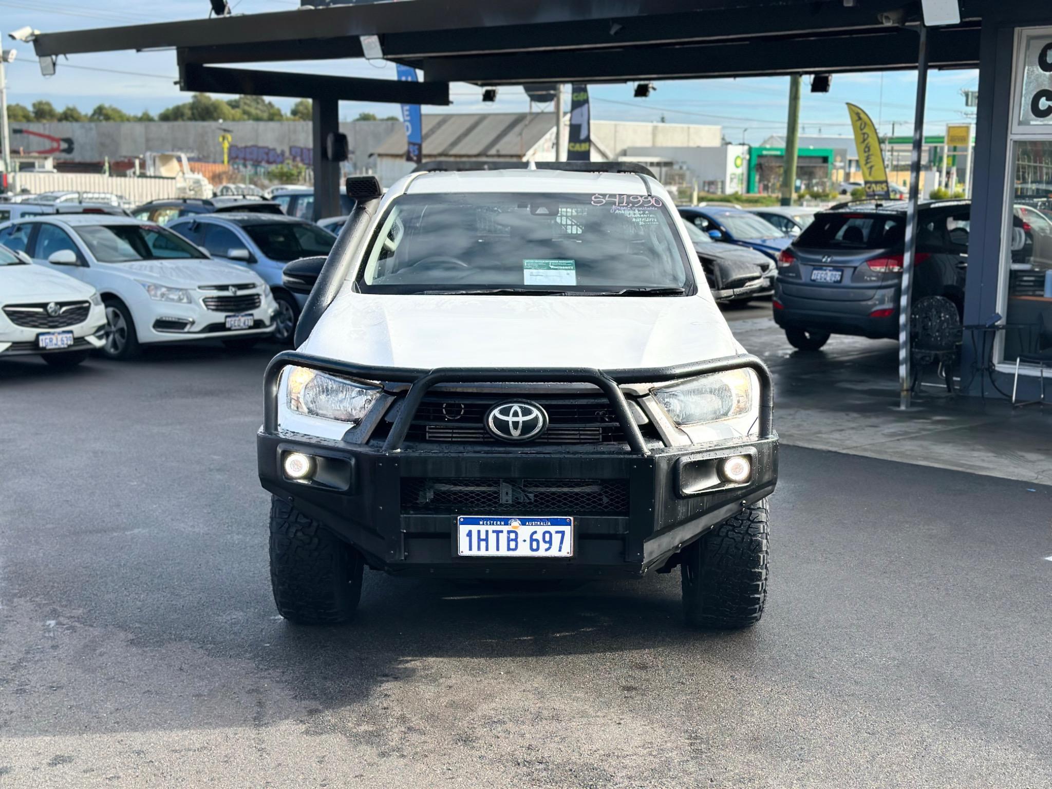 TOYOTA HILUX