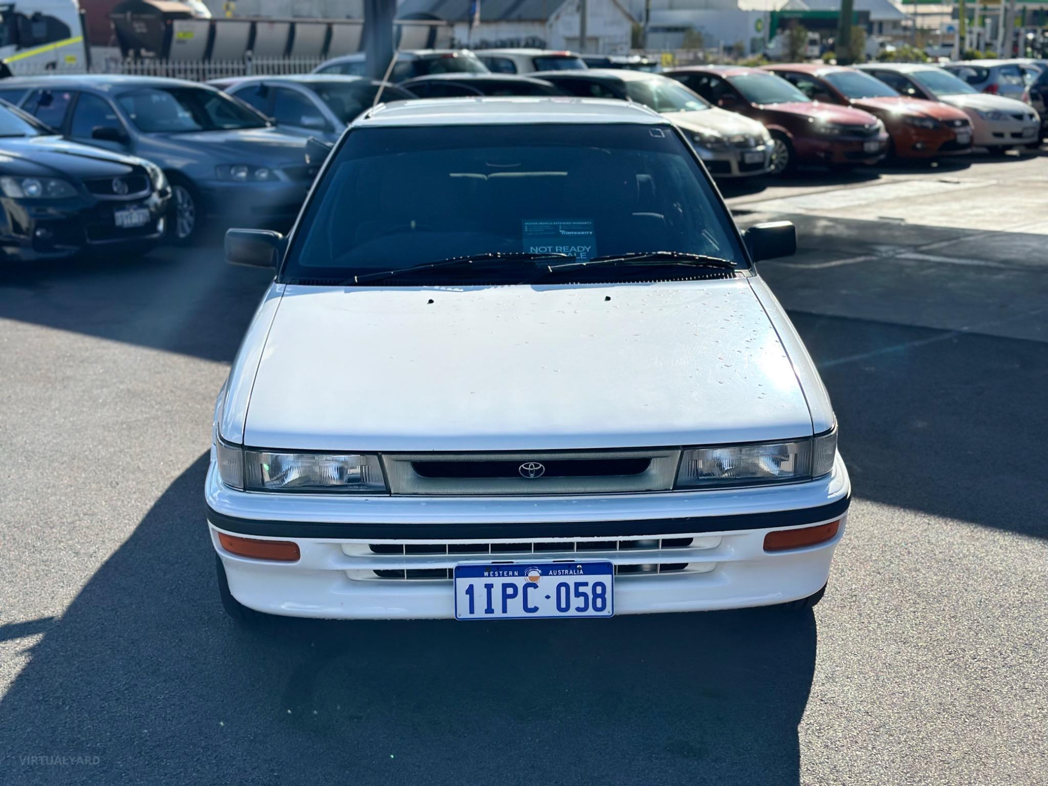 TOYOTA COROLLA