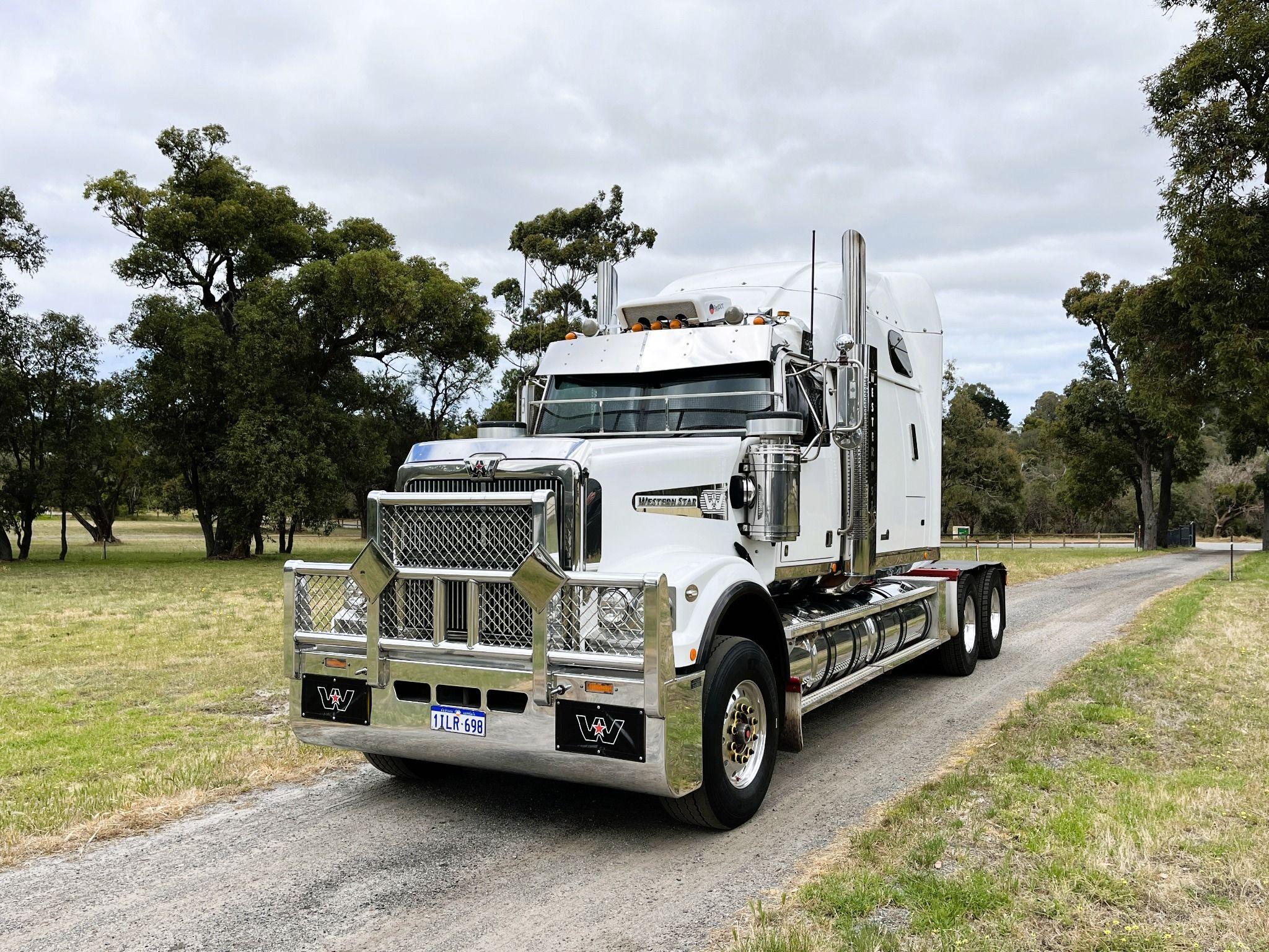 WESTERN STAR 4964FXC