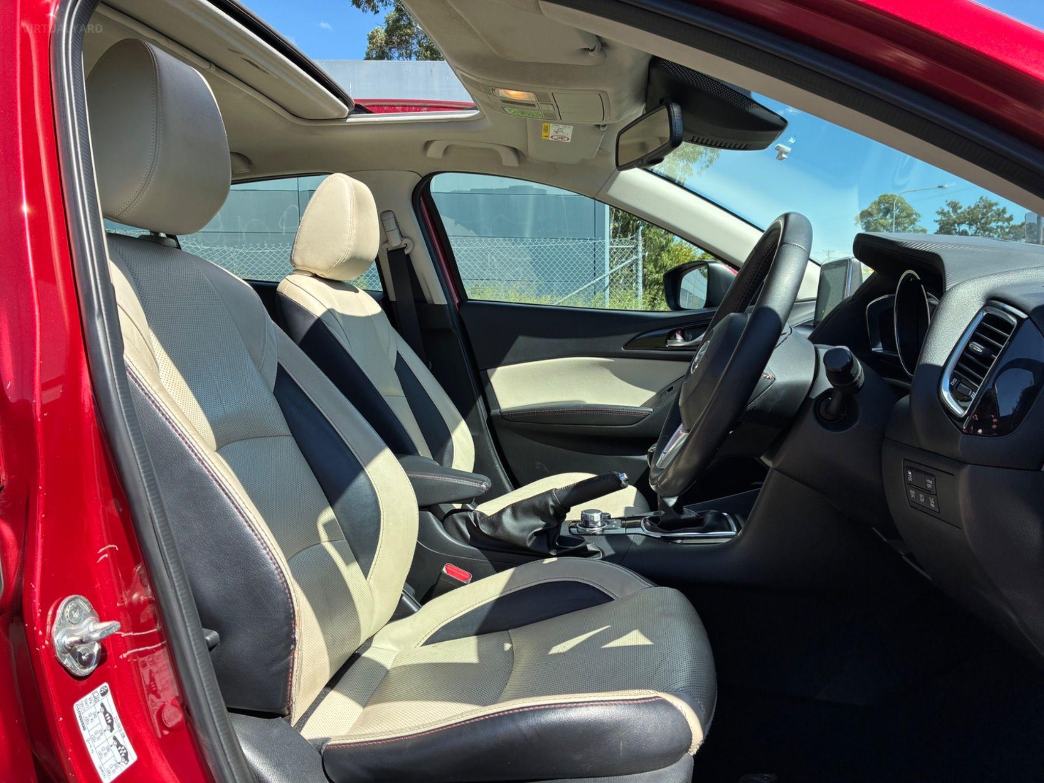 MAZDA MAZDA3