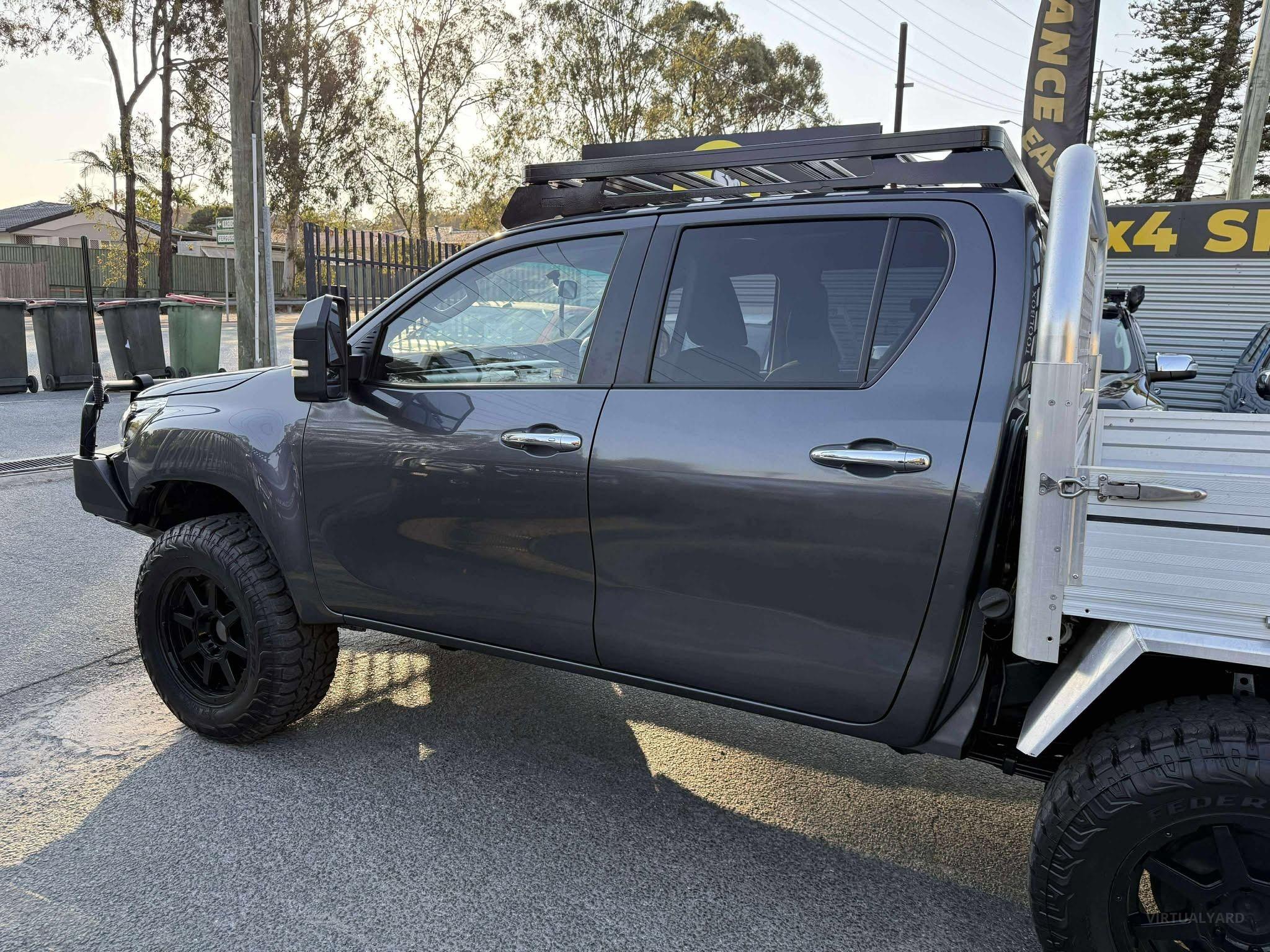 TOYOTA HILUX