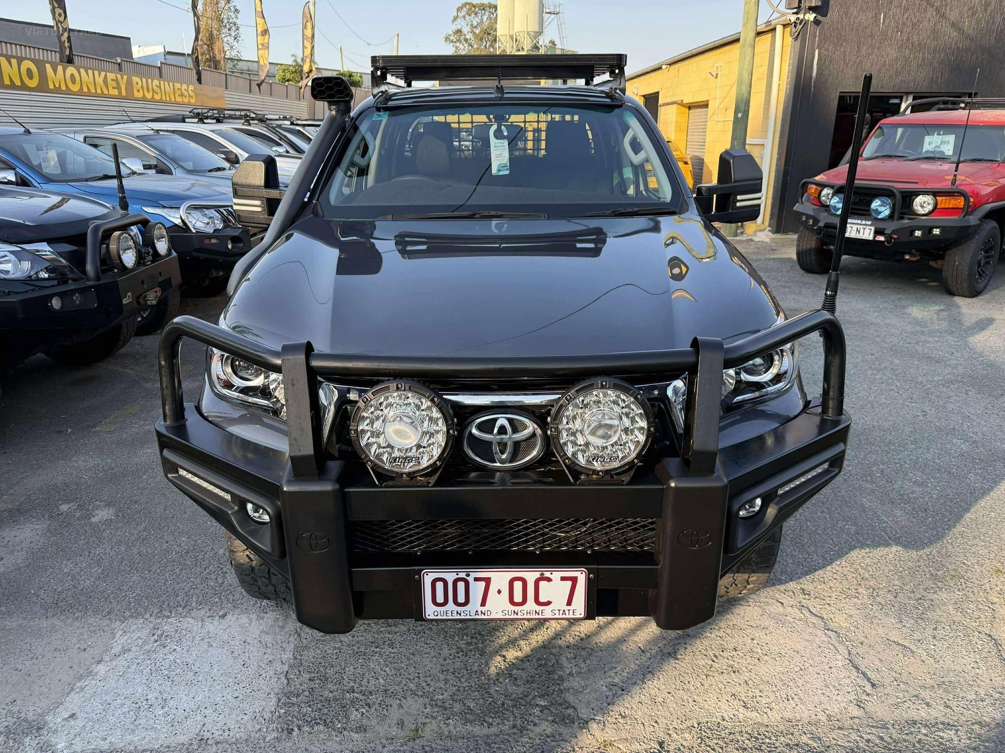 TOYOTA HILUX