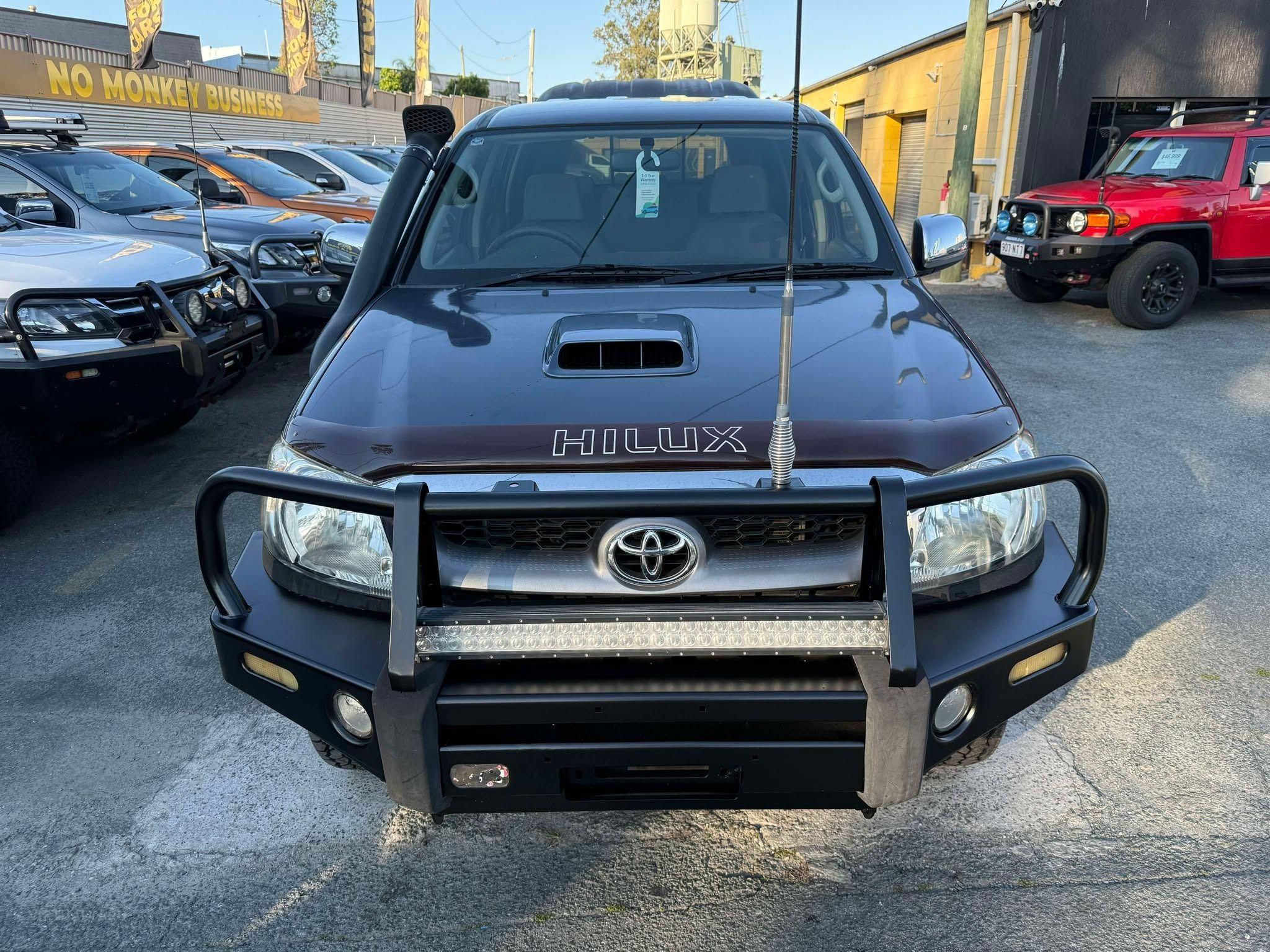 TOYOTA HILUX