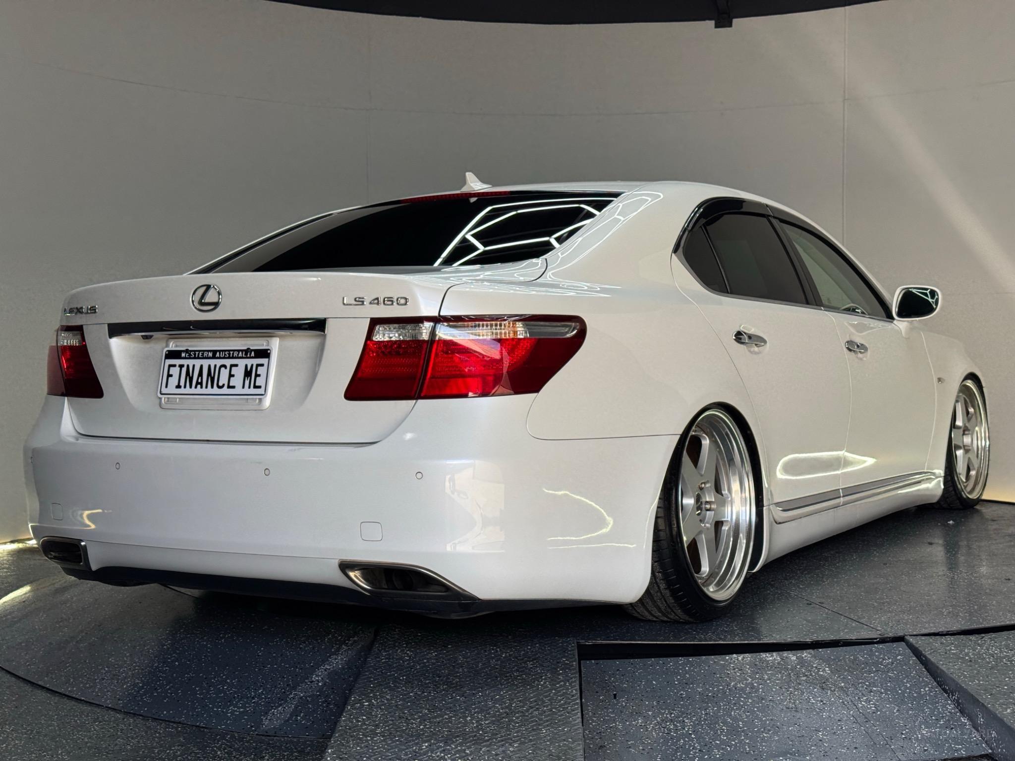 Lexus LS