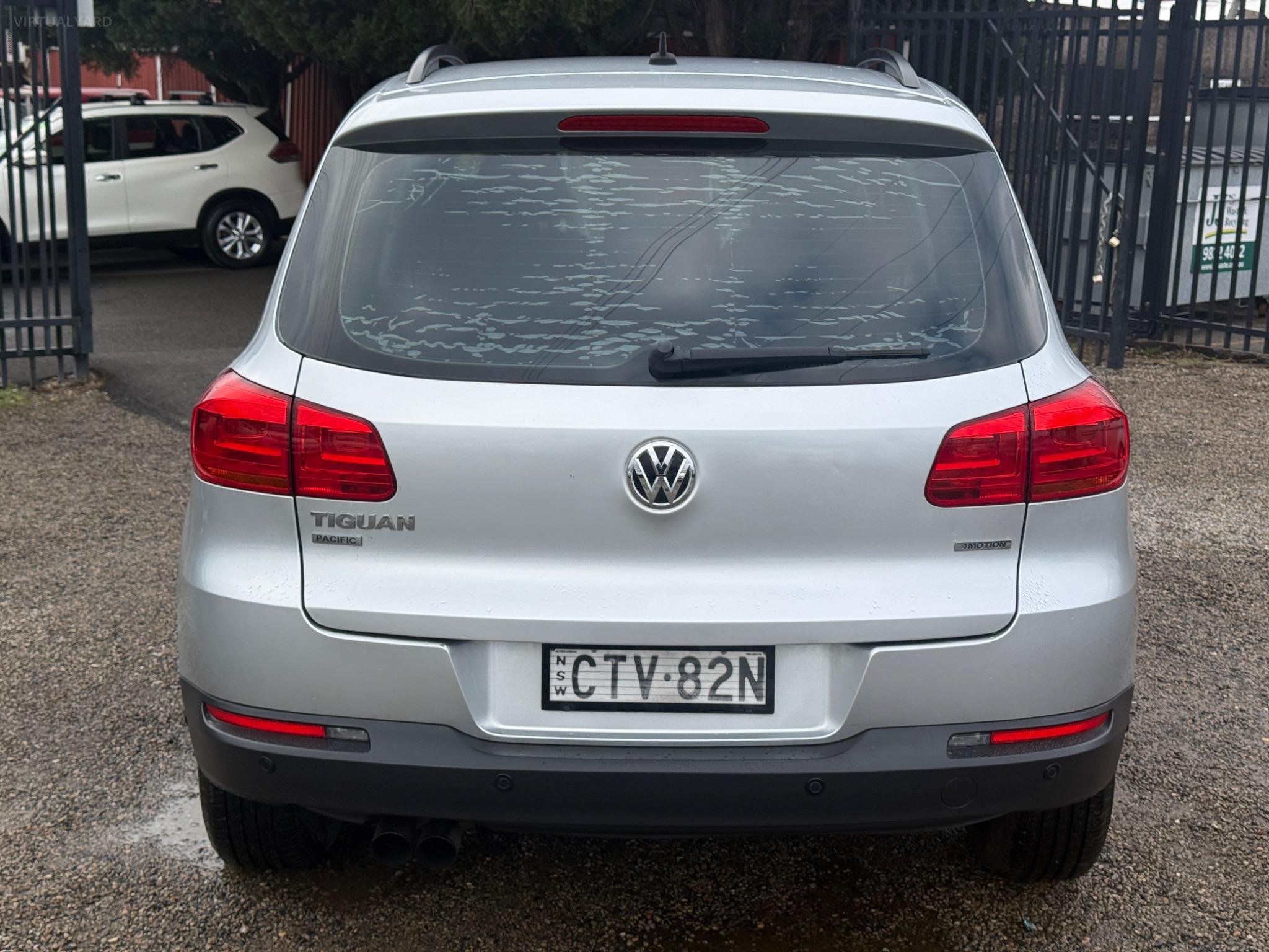 VOLKSWAGEN TIGUAN