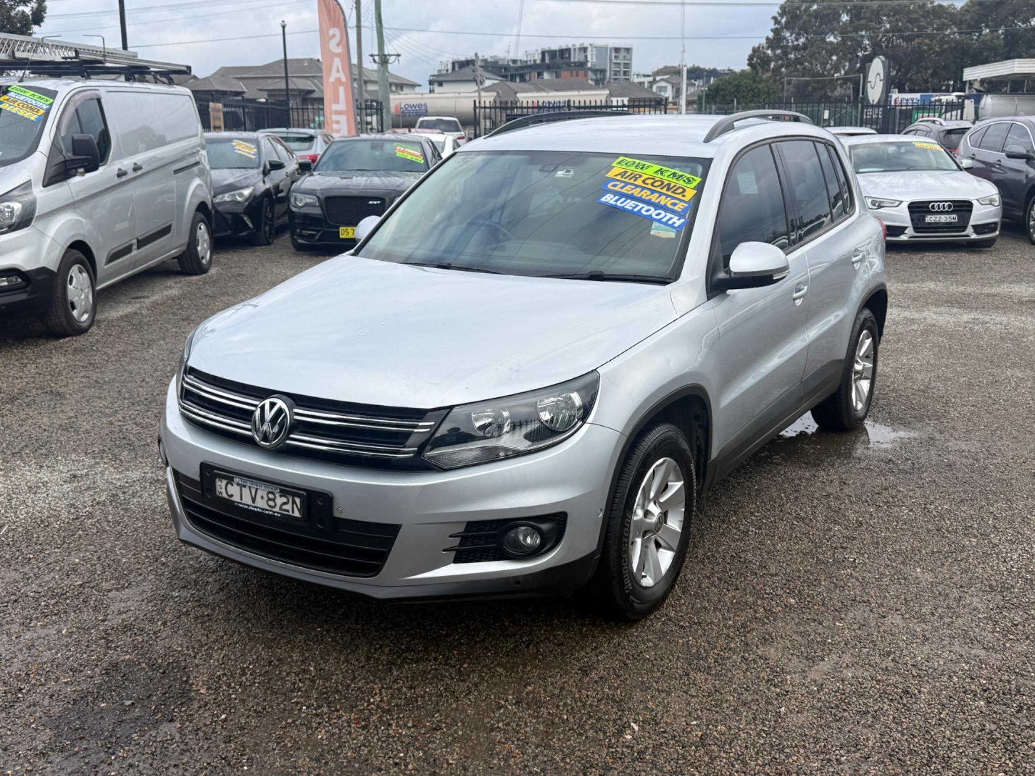 VOLKSWAGEN TIGUAN