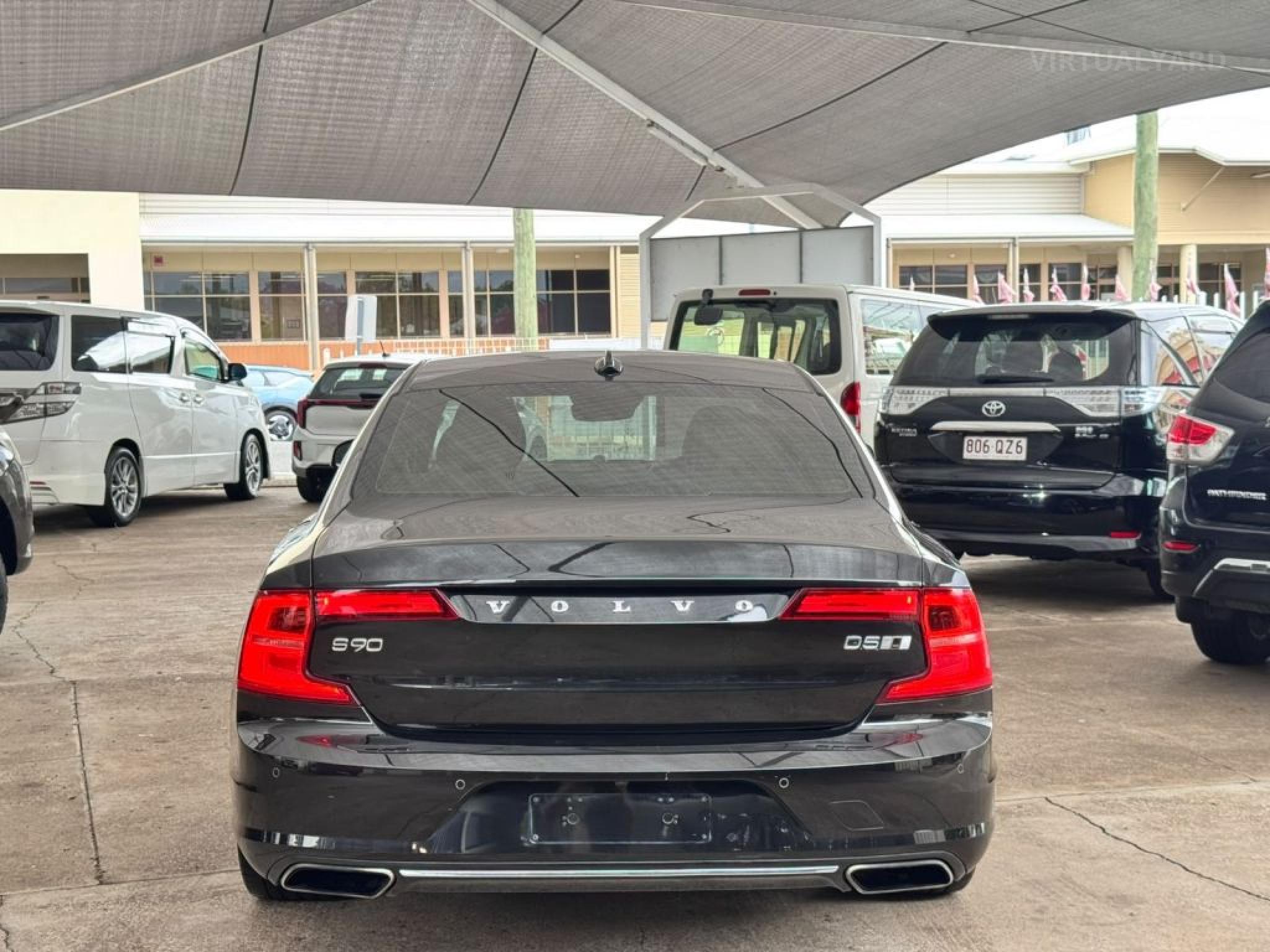 VOLVO S90