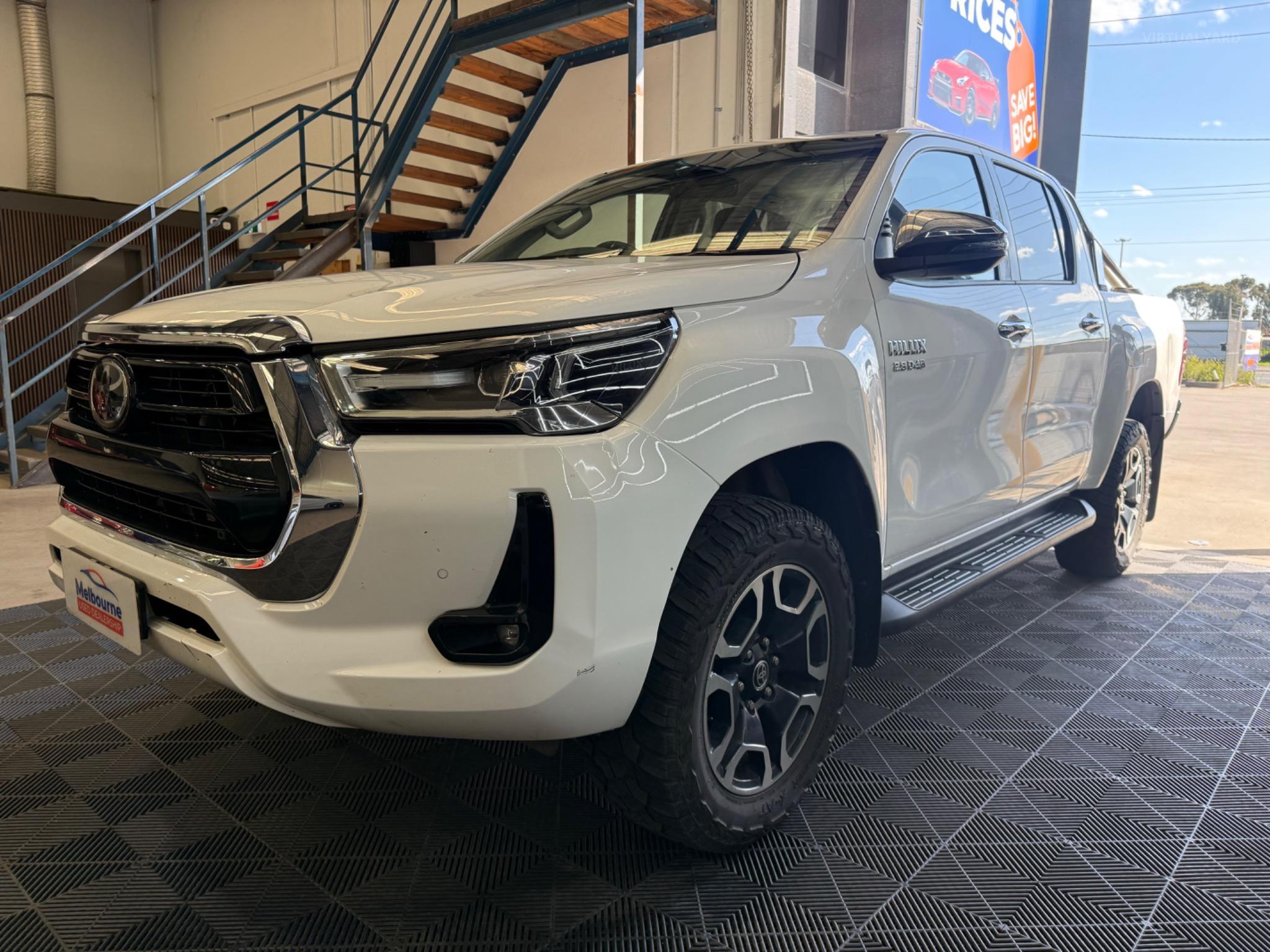 TOYOTA HILUX