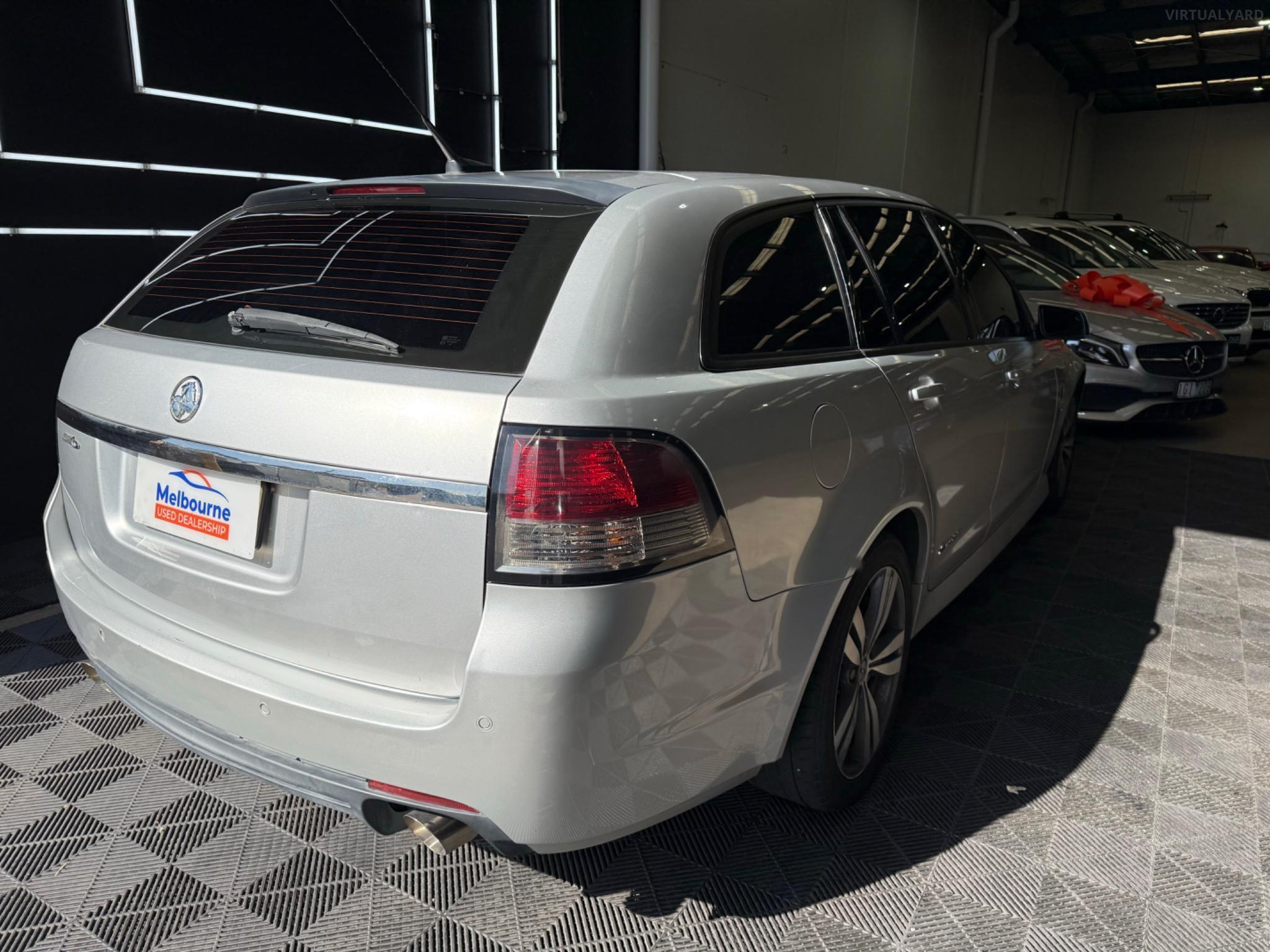 HOLDEN COMMODORE