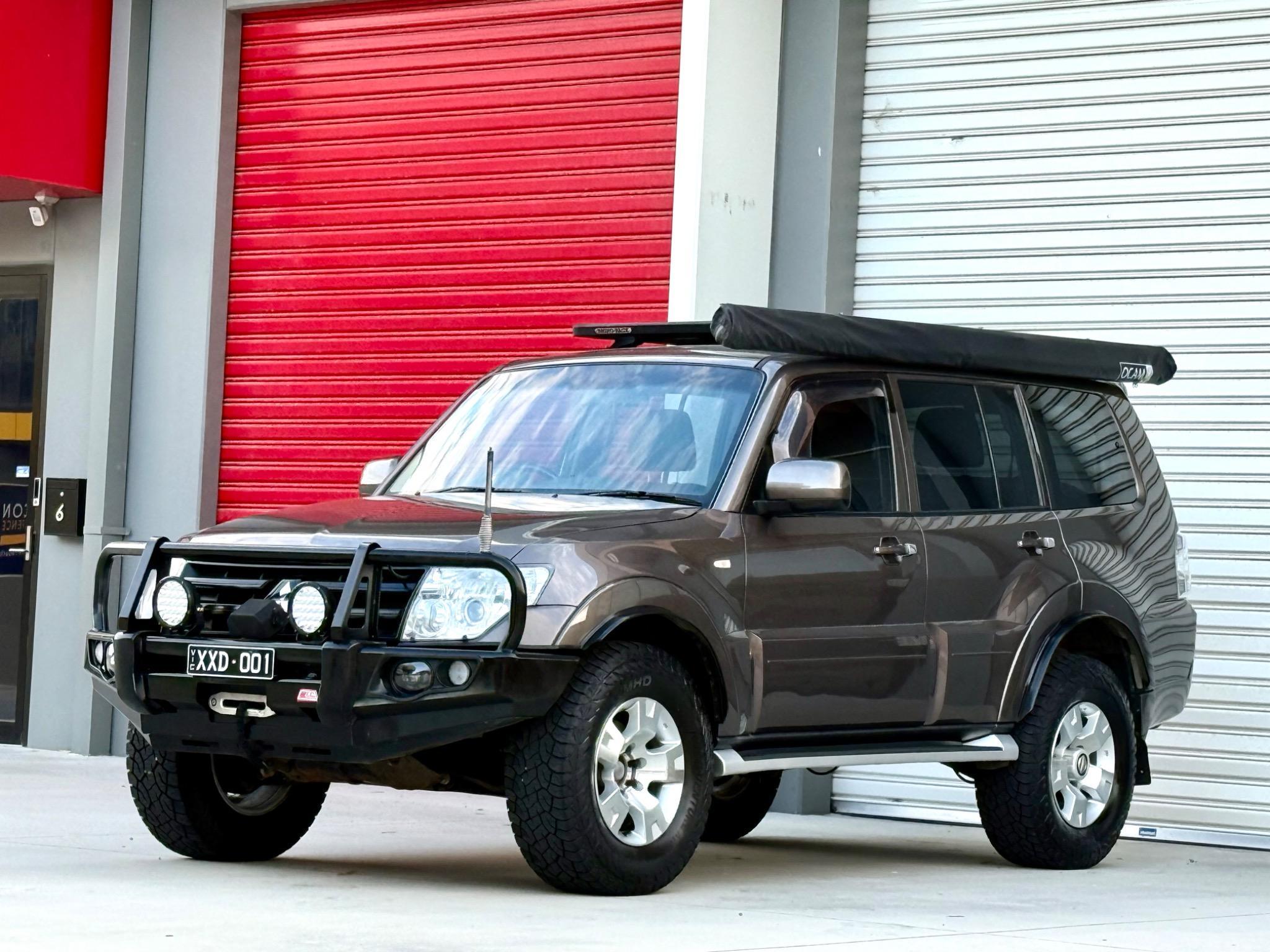 MITSUBISHI PAJERO