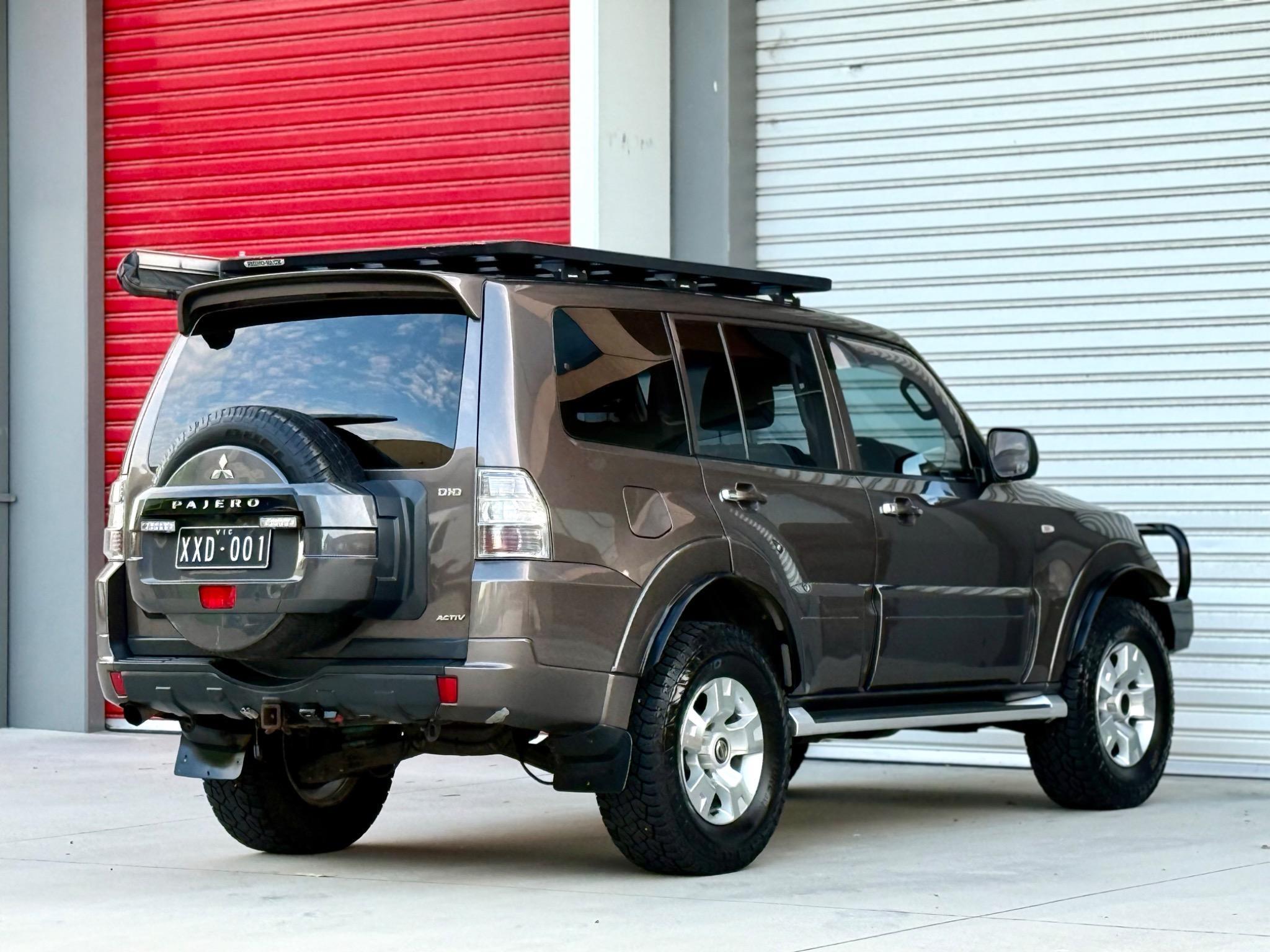 MITSUBISHI PAJERO
