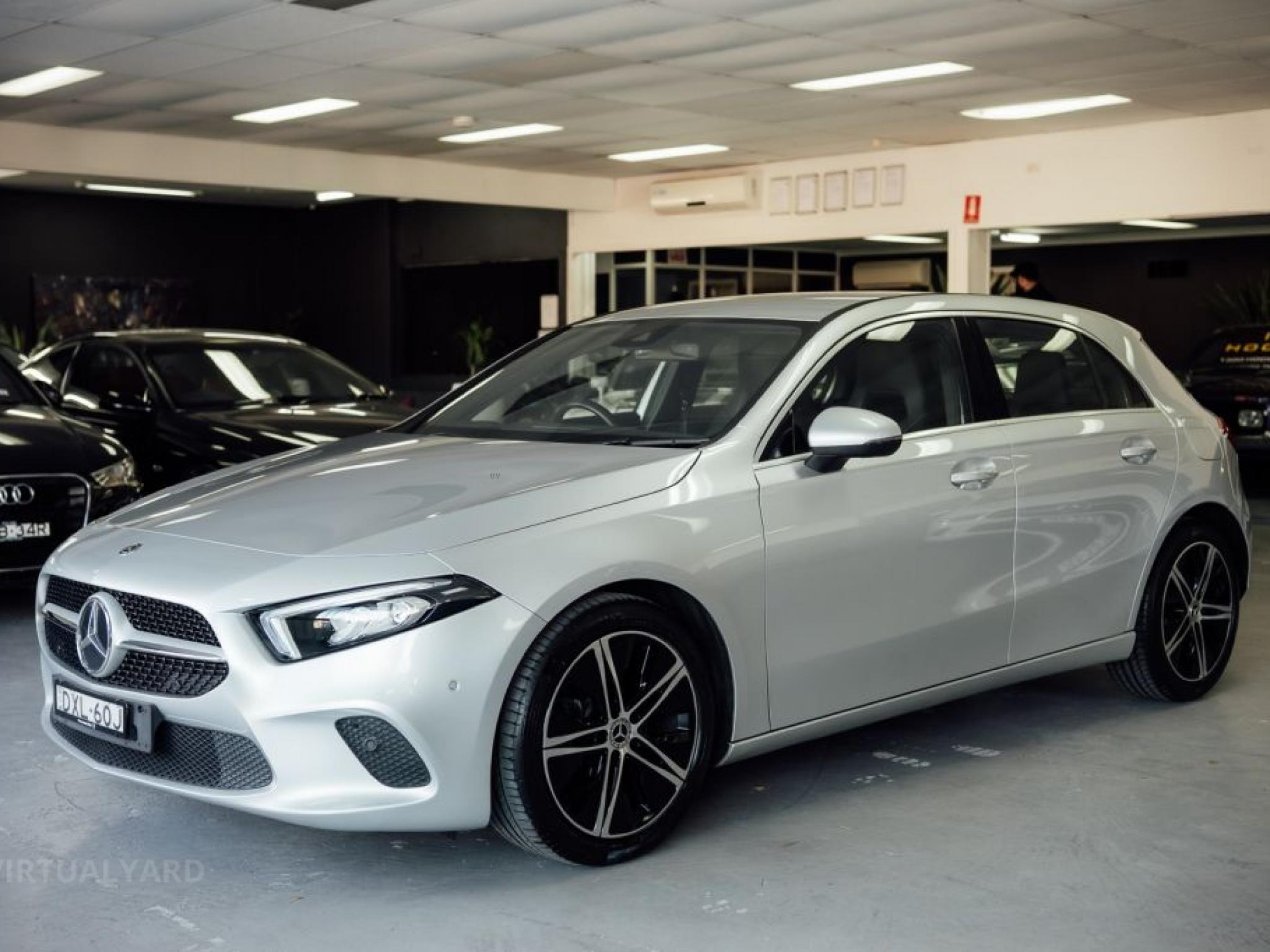 MERCEDES-BENZ A200