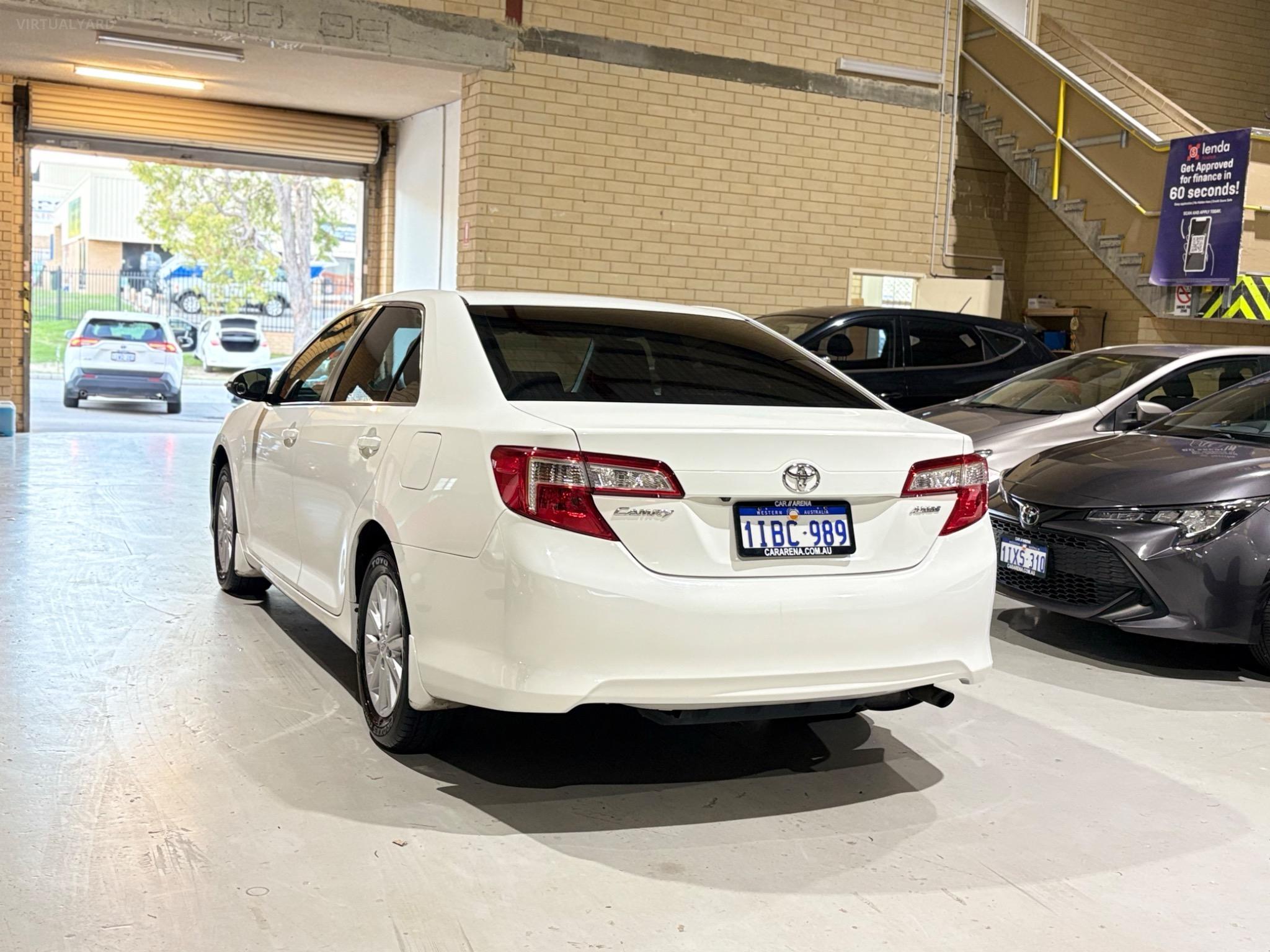 TOYOTA CAMRY