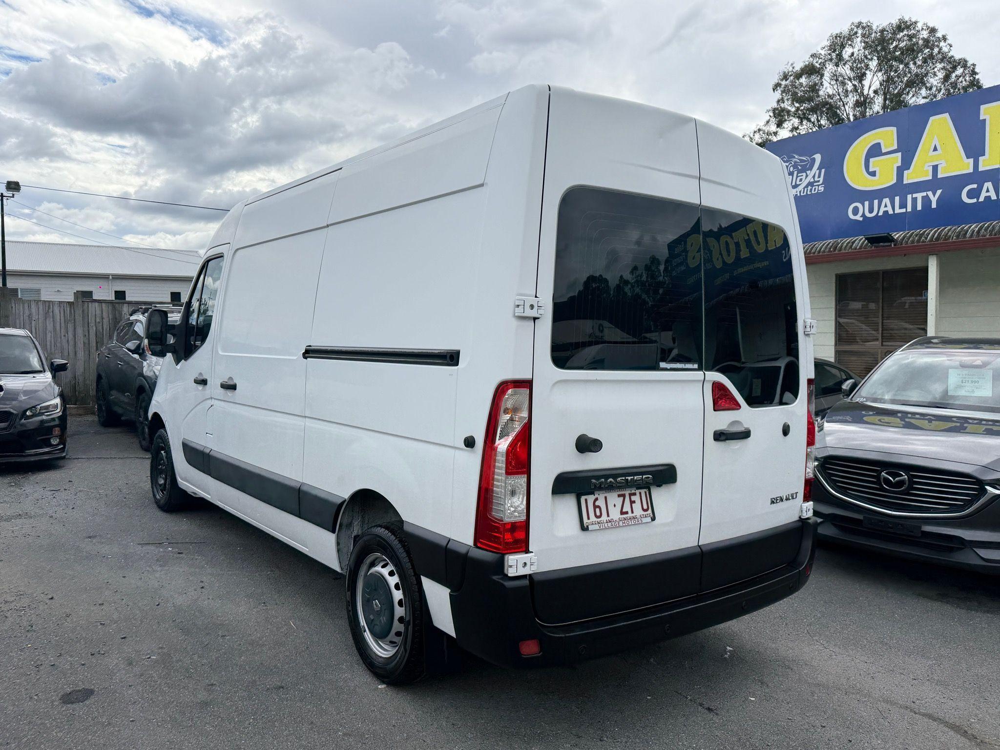 RENAULT Master