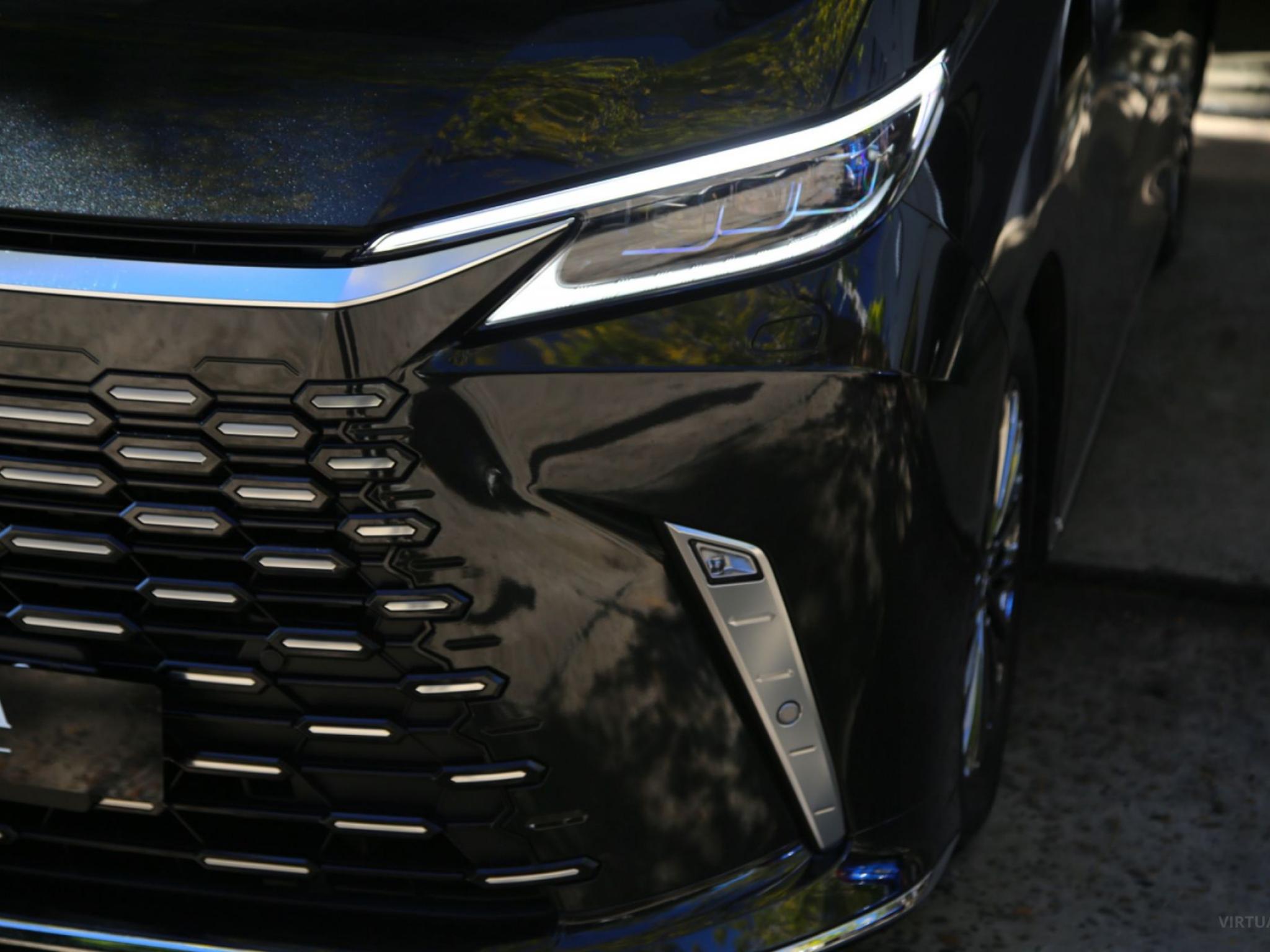 LEXUS LM 350h