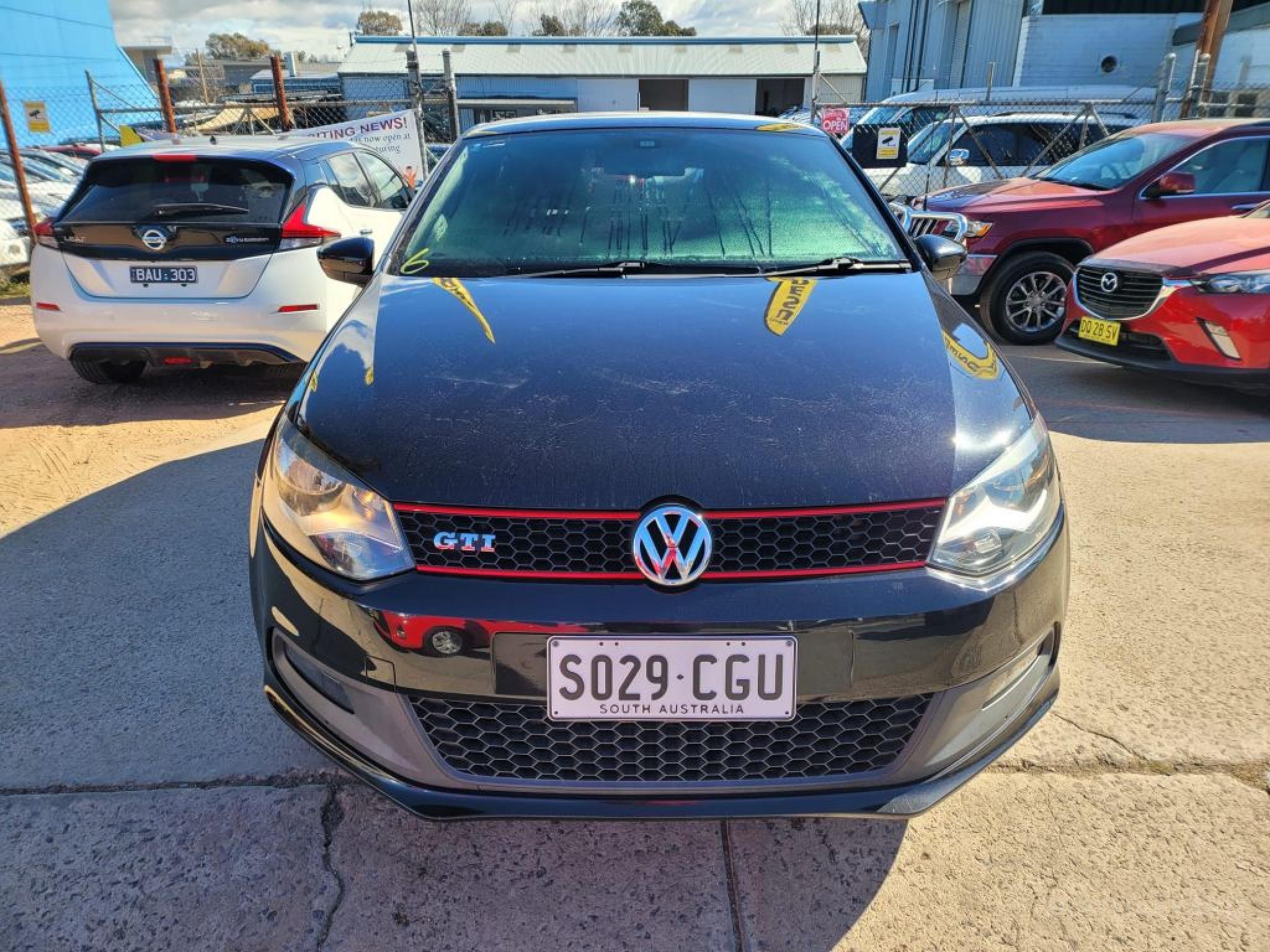VOLKSWAGEN POLO